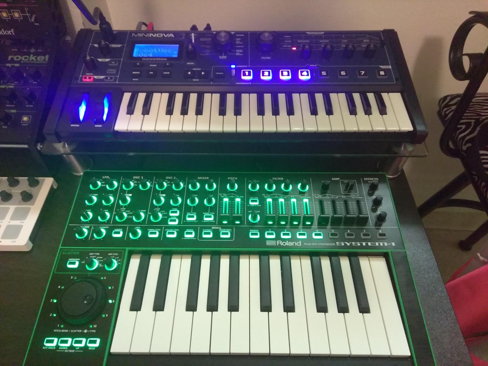 Novation MiniNova Analog Modeling Synthesizer | USB, 37 Mini Keys, Analog Modeling, 18-Voice Polyphony, Built-In Vocoder, 256 Presets, 5 Effects Per Voice, Animate Buttons customer photo 2