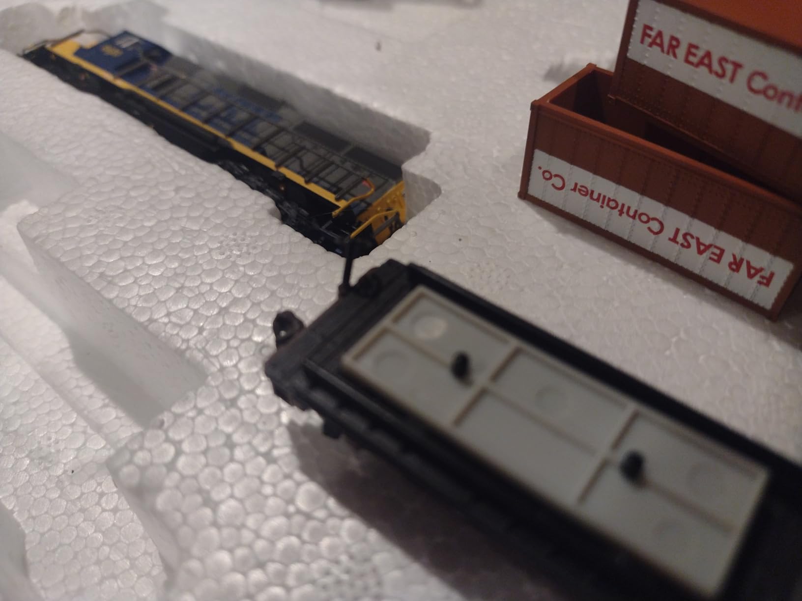 Bachmann Trains - Freightmaster Ready To Run 60 Piece Electric Train Set - N Scale, Silver, 0.5 Liters customer photo 1