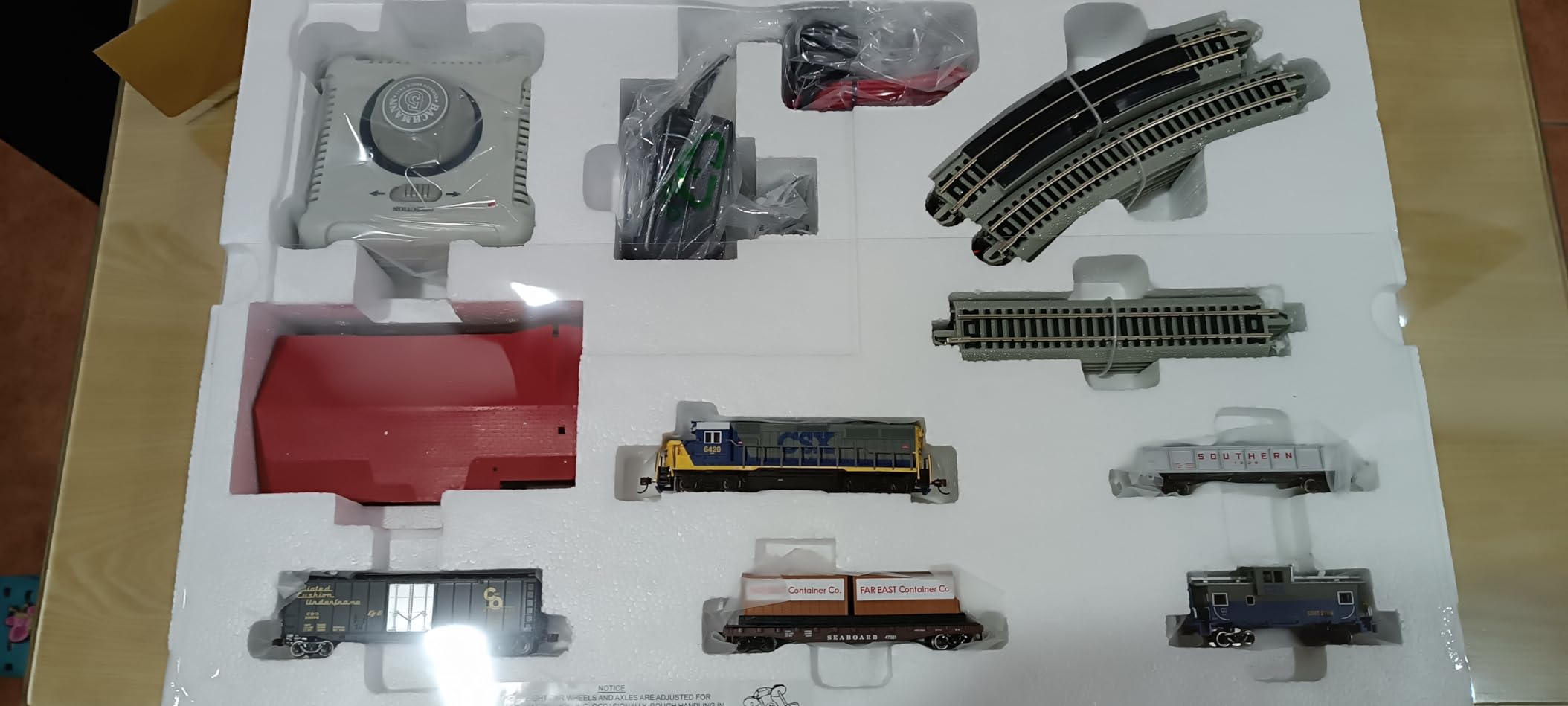 Bachmann Trains - Freightmaster Ready To Run 60 Piece Electric Train Set - N Scale, Silver, 0.5 Liters customer photo 2