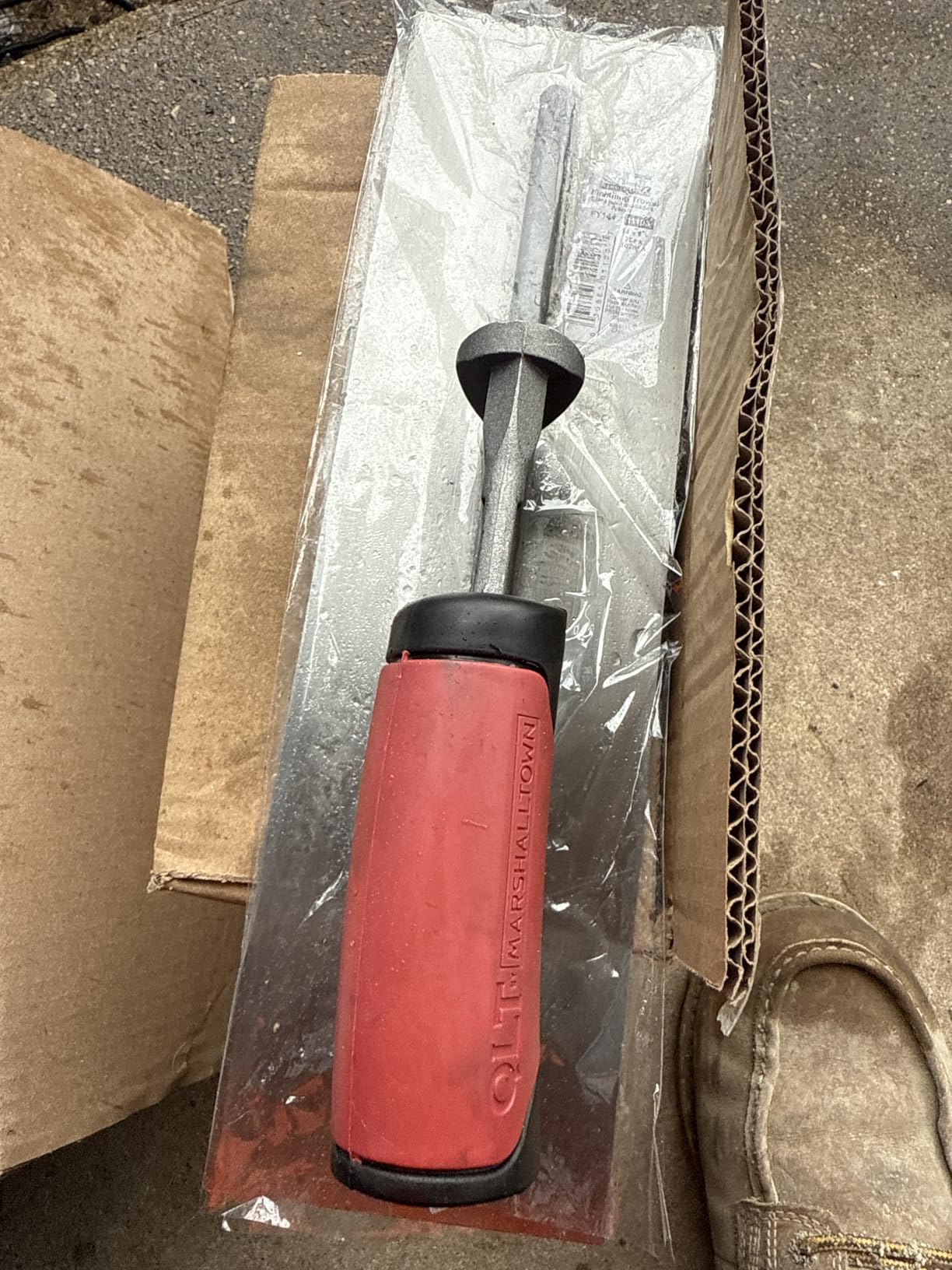 MARSHALLTOWN QLT Concrete Finishing Trowel, 14 x 4 Inch, Carbon Steel Blade | Soft Grip Handle, Cast Aluminum Mounting, Square Shank, For Concrete and Drywall, Cement Trowel, FT144 customer photo 2