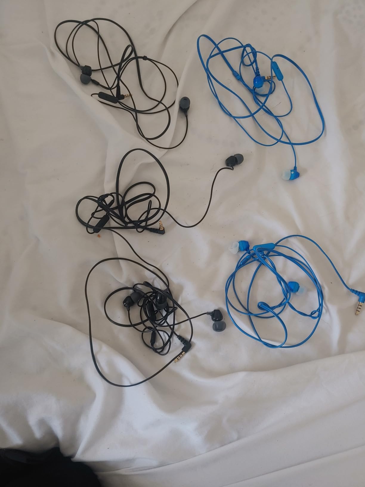 Sony MDREX15AP In-Ear Earbud Headphones with Mic, Black (MDREX15AP/B) customer photo 1
