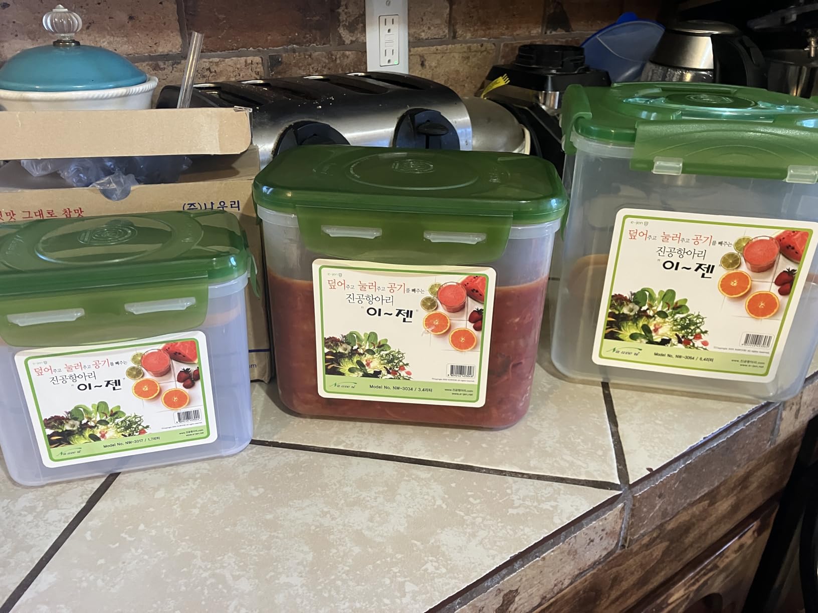 Premium Kimchi, Sauerkraut Container Probiotic Fermentation with Inner Vacuum Lid (Earthenware Brown, 0.45 gal/ 1.7L) customer photo 2