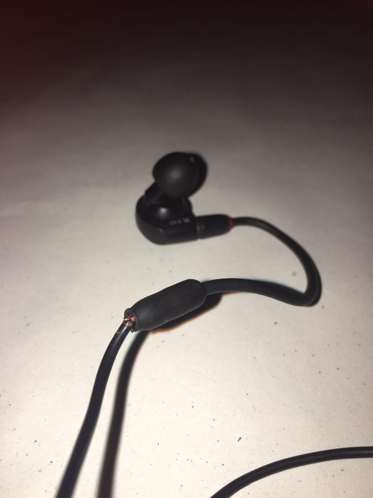 Audio-Technica ATH-E40 Professional in-Ear Monitor Headphones customer photo 1