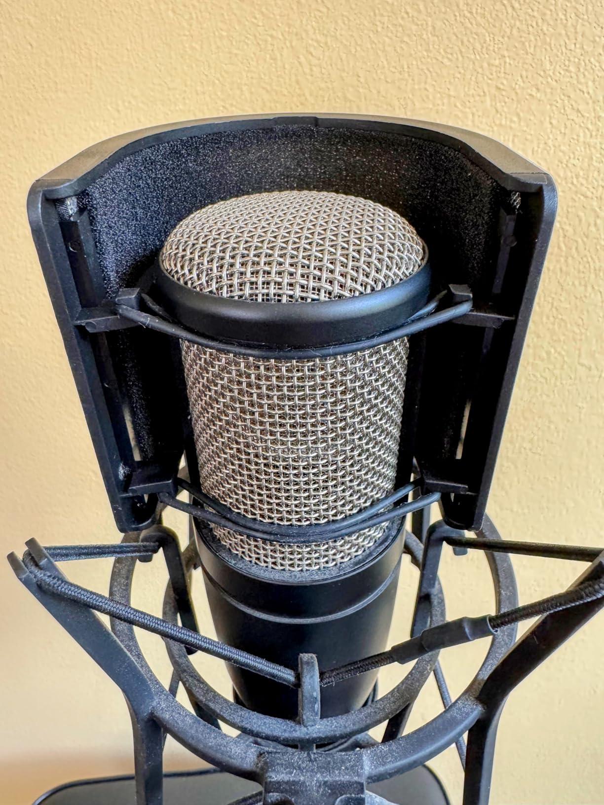 Pop Filter, PEMOTech [Upgraded Three Layers] Metal Mesh & Foam & Etamine Layer Microphone Windscreen Cover Handheld Mic Shield Mask, Microphone Accessories for Vocal Recording, Youtube videos, Streaming customer photo 2