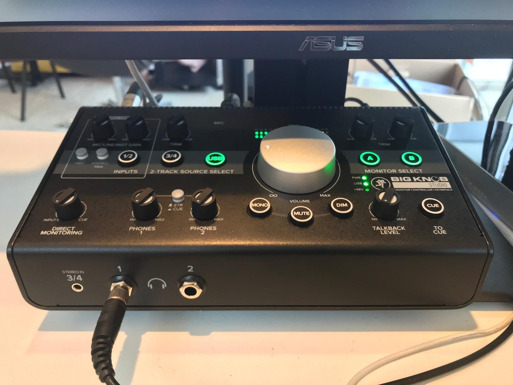 Mackie Big Knob Series, 3x2 Studio Monitor Controller 192kHz USB I/O (BIG KNOB STUDIO) customer photo 2