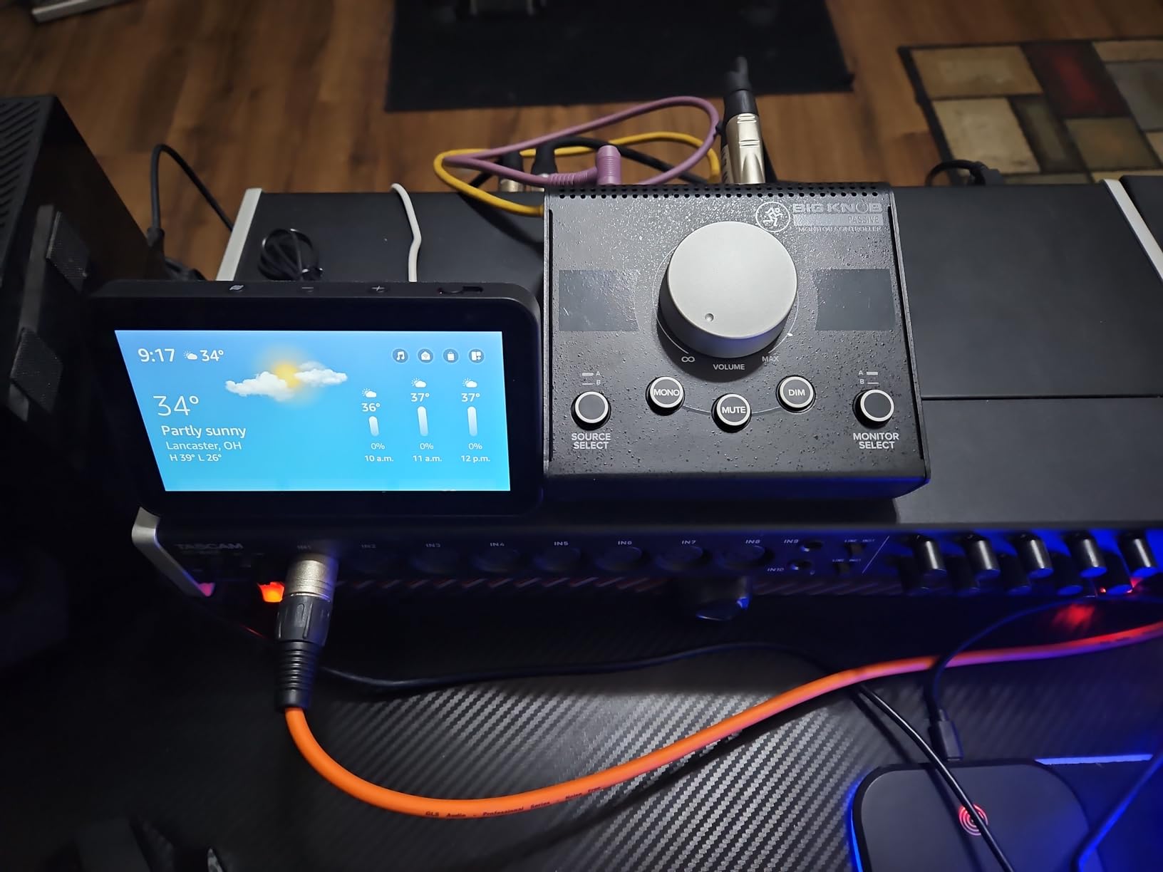 Mackie Big Knob Passive (Non-Powered) 2x2 Studio Monitor Controller - Signal Attenuator for Pro Audio customer photo 1