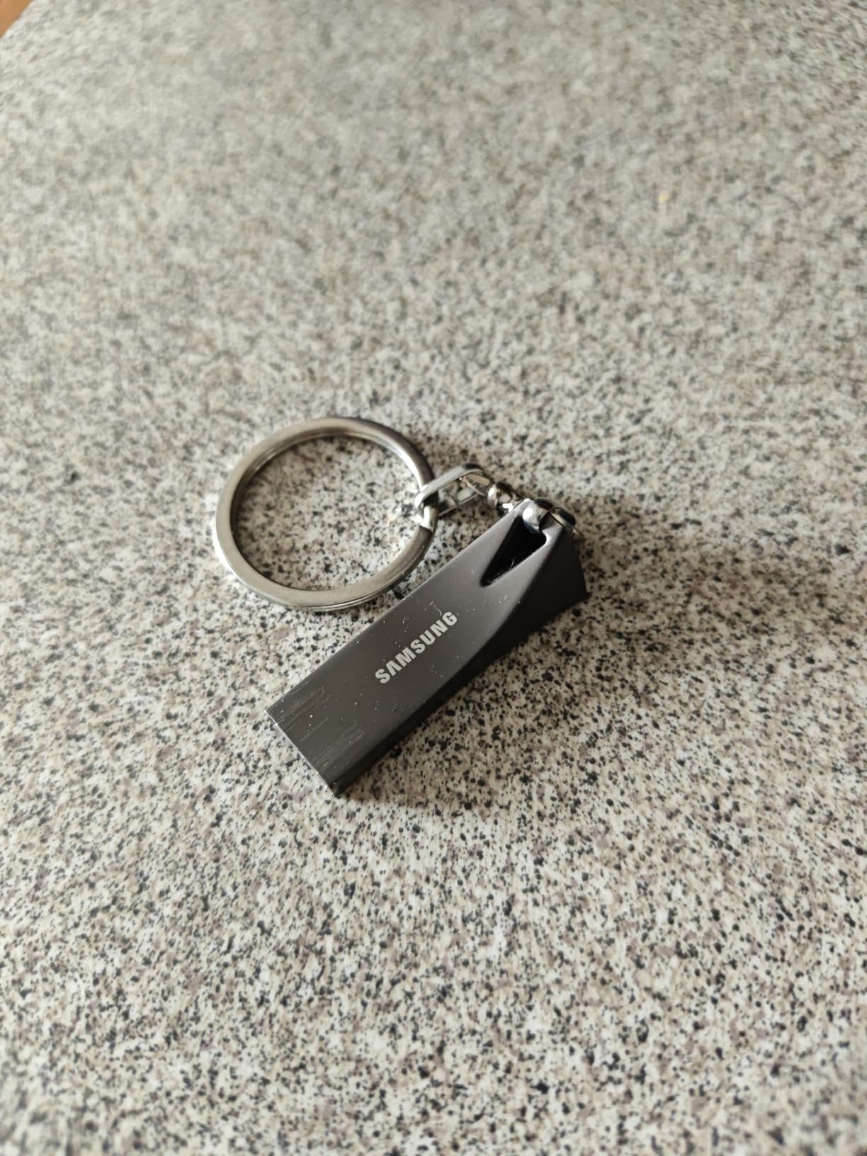 Samsung BAR Plus 3.1 USB Flash Drive, 128GB, 400MB/s, Rugged Metal Casing customer photo 1