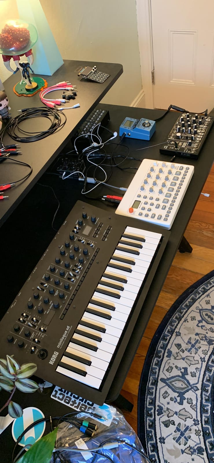 Korg minilogue xd 37-key Polyphonic Analog Synthesizer w/ 16-step Sequencer, 4 Voices and OLED Oscilloscope (MINILOGUEXD) customer photo 1