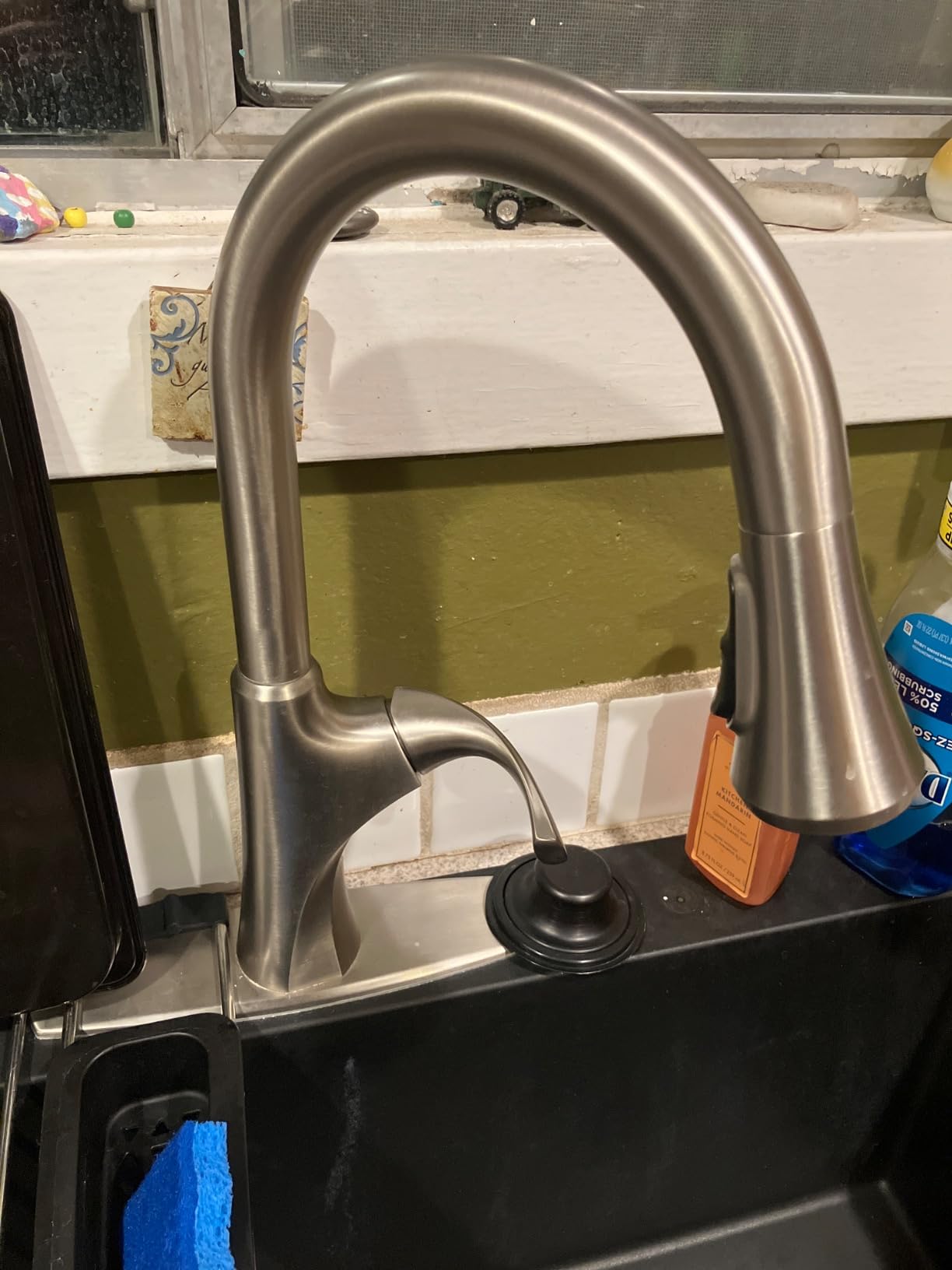 Pfister Miri Kitchen Faucet with Pull Down Sprayer and Soap Dispenser, Single Handle, High Arc, Spot Defense Stainless Steel Finish, F5297MRGS customer photo 2