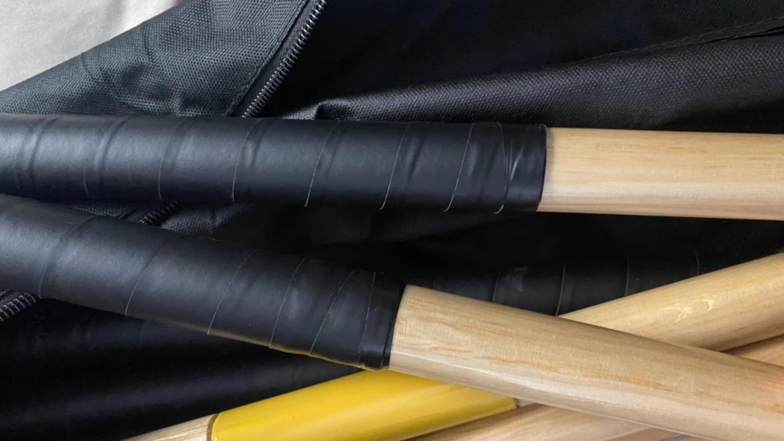 Amazon Basics Six Player Croquet Set with Wooden Mallets and Carry Case, Portable Party Game, Black customer photo 1