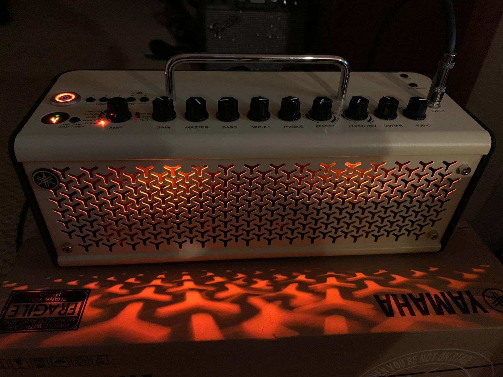 Yamaha THR10II Wired Desktop Guitar Amp, 10W customer photo 1