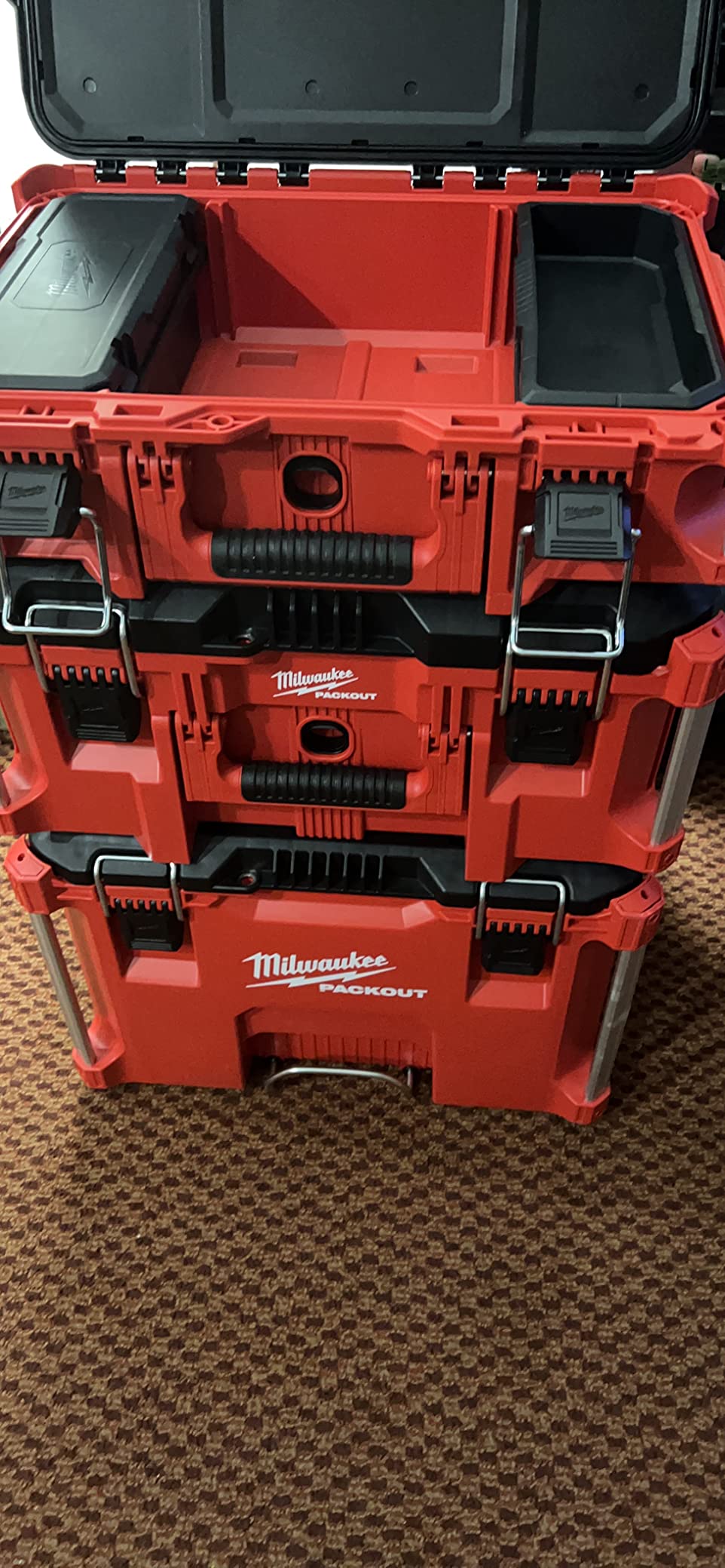 Milwaukee Packout Rolling Modular Stackable Tool Box Storage System, Red customer photo 2