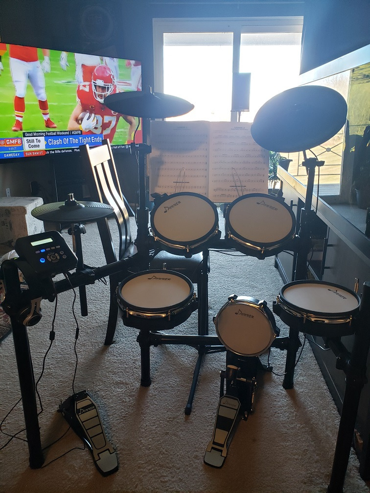 Donner DED-200 Electric Drum Sets with Quiet Mesh Drum Pads, 2 Cymbals w/Choke, 31 Kits and 450+ Sounds, Throne, Headphones, Sticks, USB MIDI, Melodics Lessons (5 Pads, 3 Cymbals) customer photo 1