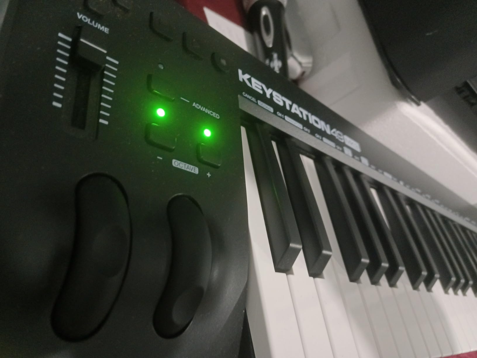 M-AUDIO Keystation 88 MK3 USB MIDI Controller | Semi-Weighted 88-Key Keyboard Controller for Complete Command of Virtual Synthesizers and Bundled DAW Recording Software customer photo 1
