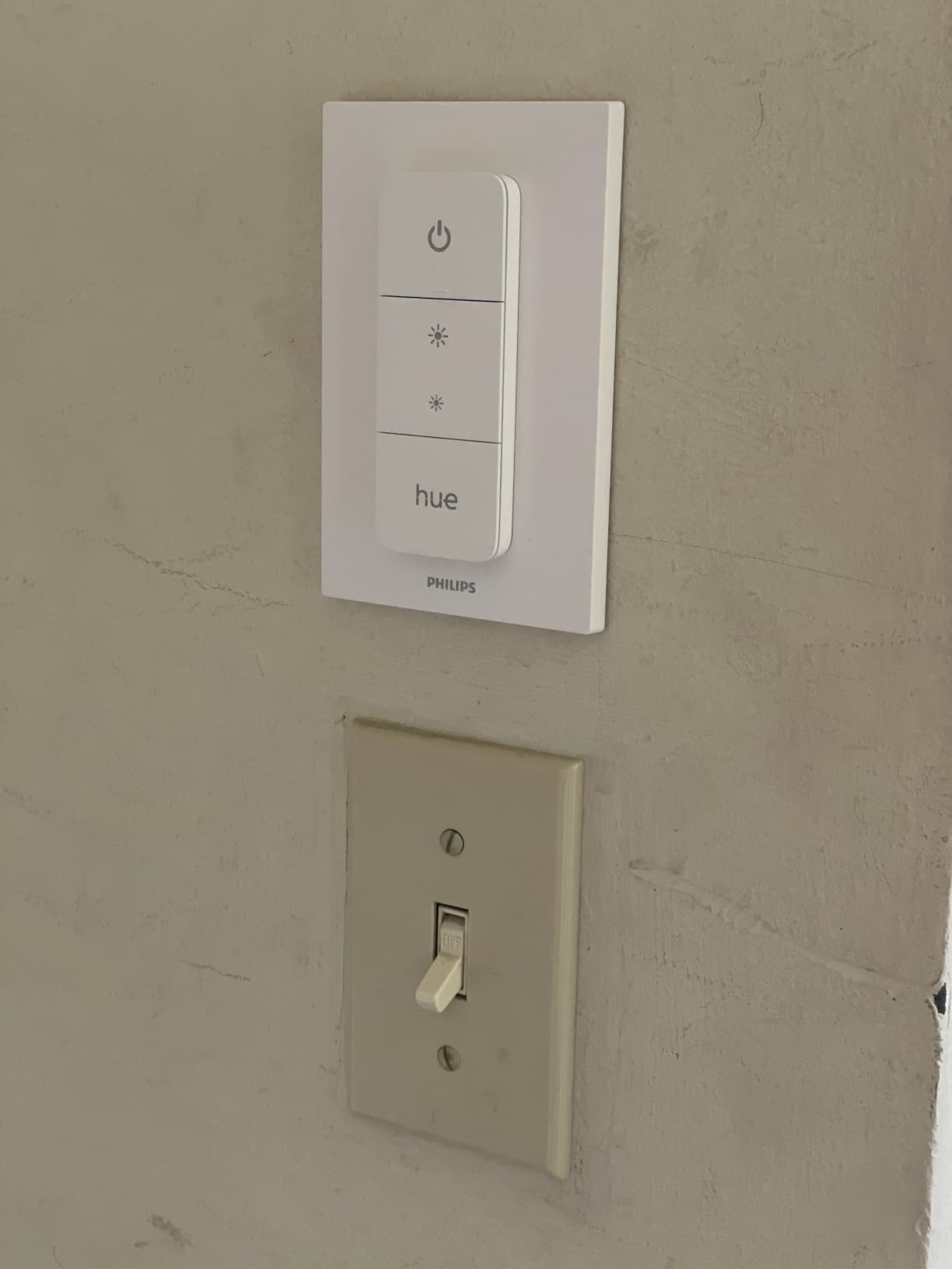 Philips Hue Smart Dimmer Switch Remote, 1-Pack, White | Turns Hue Lights On and Off, Dims or Brightens, Smart Home Control, Requires Bridge, Easy No-Wire Installation customer photo 1