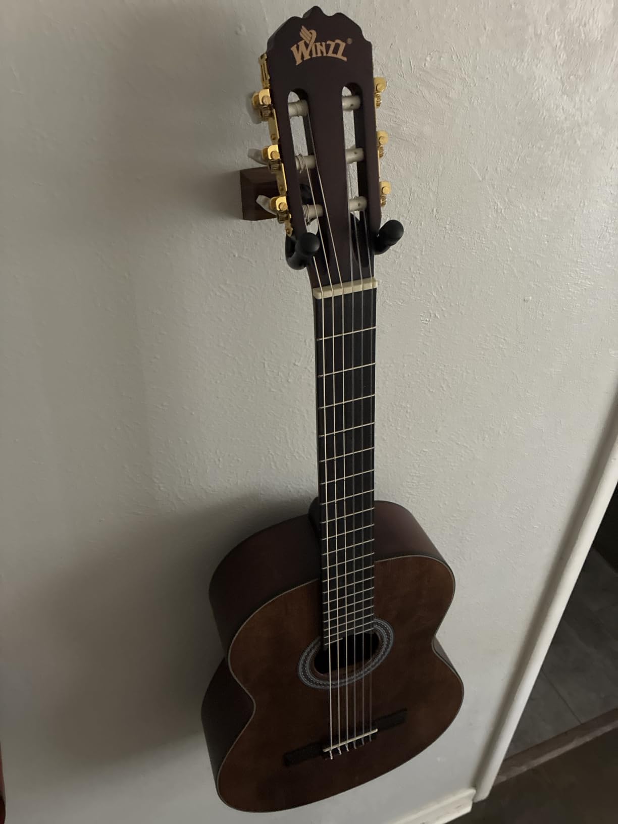 Winzz Classical Guitar 4/4 Adult Classical Guitar for Beginners 39 Inches Brown customer photo 1