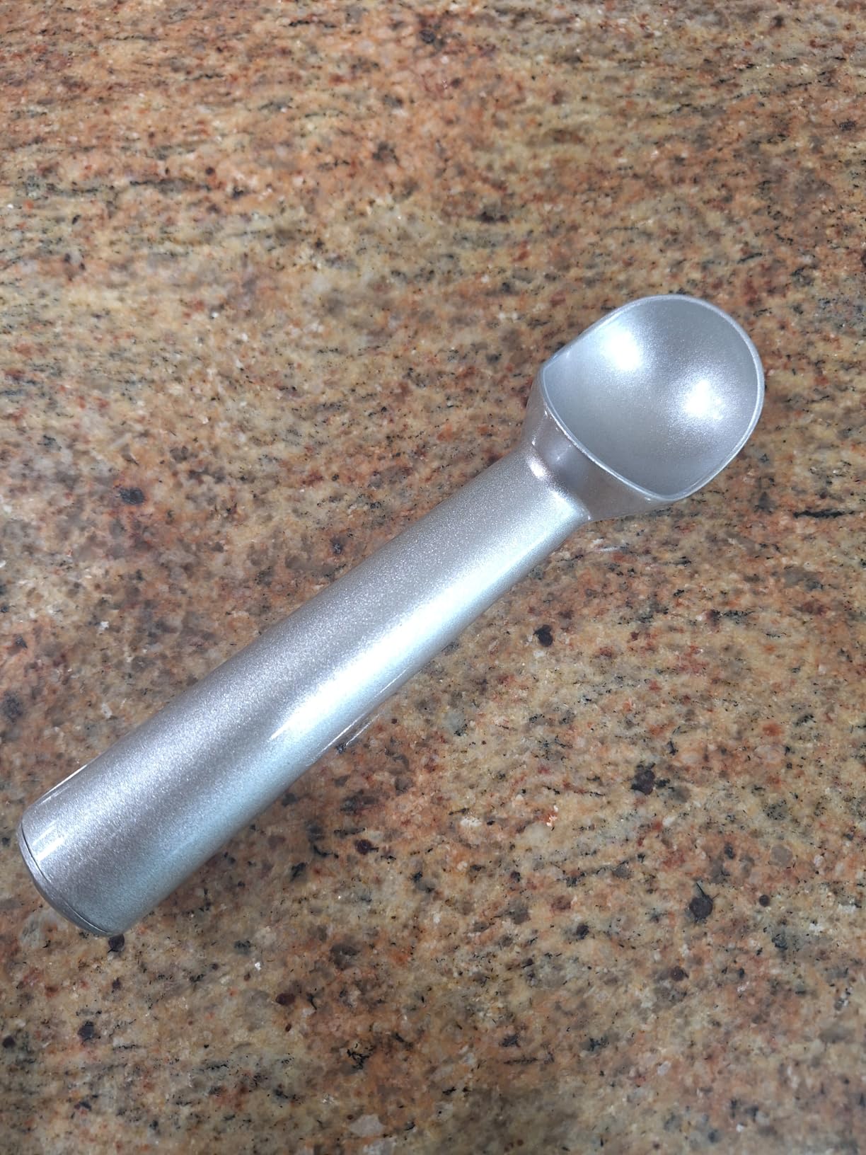 Ice Cream Scoop, 7 inches Nonstick Anti-Freeze One Piece Aluminum Scooper Spoon, Heavy Duty Durable Design, Easy Clean, for Gelato, Cookie Dough, Sorbet customer photo 2