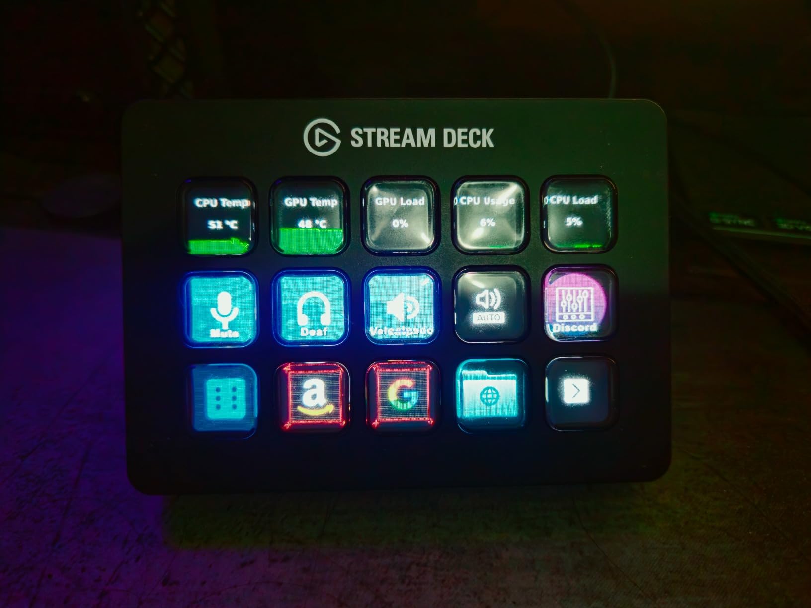 Elgato Stream Deck MK.2 Studio Controller - 15 Macro Keys - Trigger actions in OBS, Twitch, YouTube customer photo 2