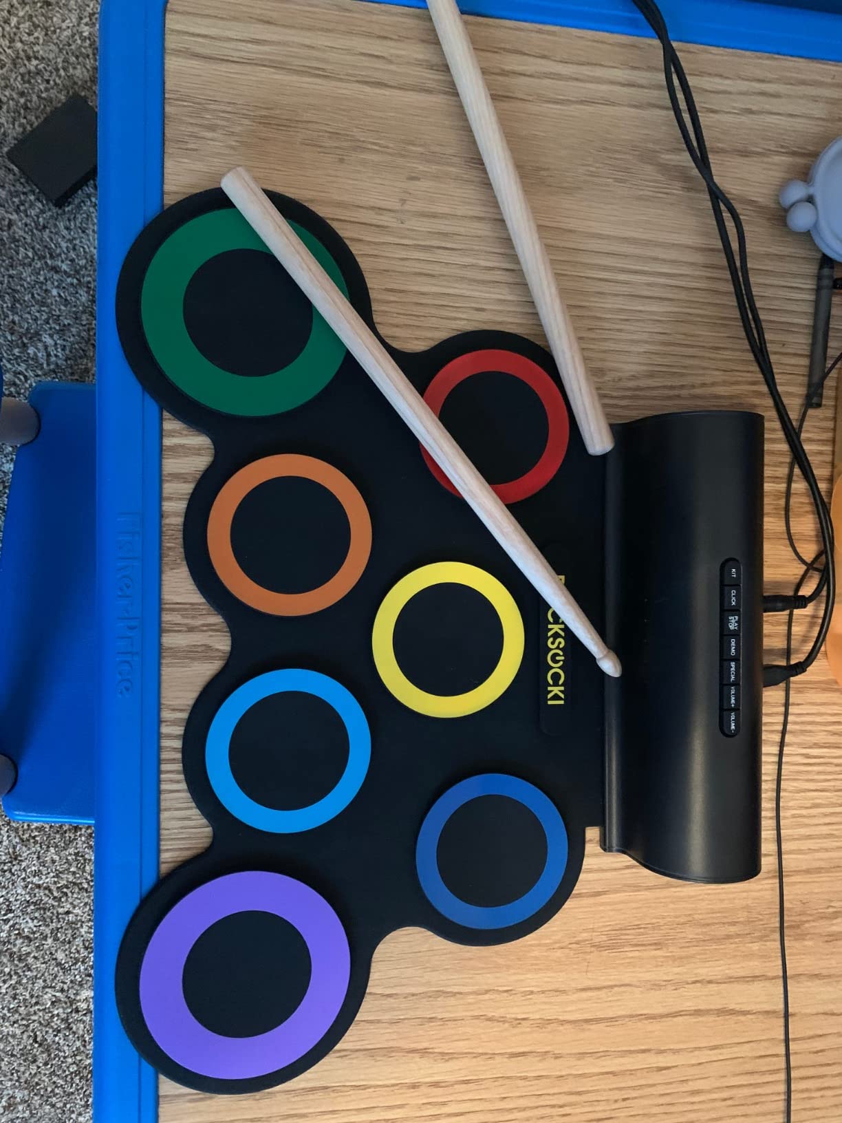 ROCKSOCKI Electric Drum Set, 7-Pad Electronic Drum Set with Headphone Included, Roll-up Drum Pad For Kids customer photo 1