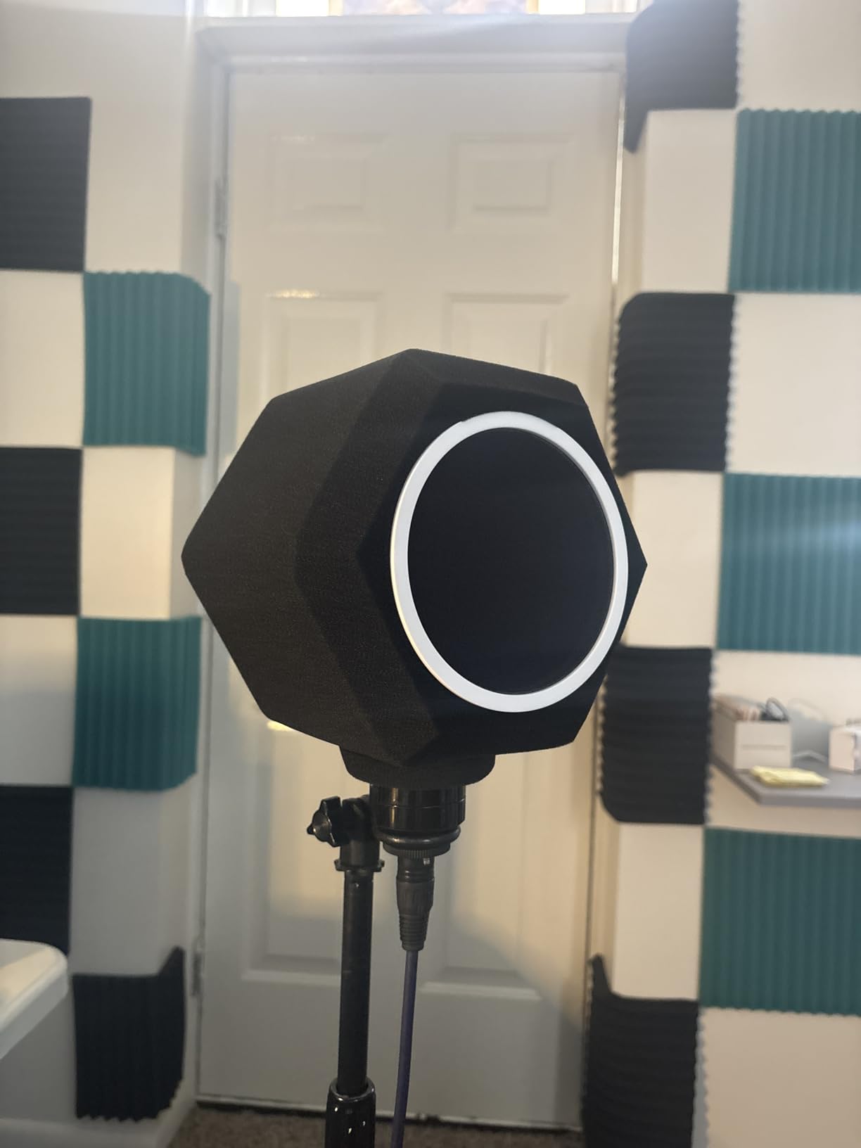 Microphone Wind Shield Pop Filter Microphone Isolation Ball, Acoustic Filter for Record Studios Mic, Sound-Absorbing Foam Five-sided Seal Design to Effectively Reduces Noise and Reflections customer photo 2