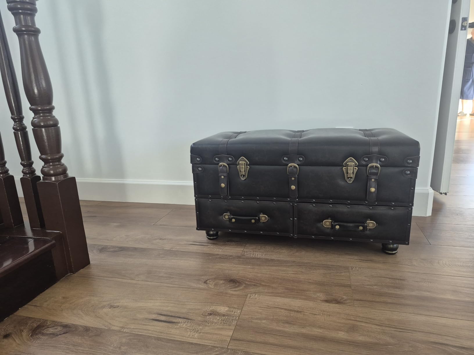 Vintage Treasure Chest Bench with Latch Closure and Buckle Trunk , Farmhouse Faux Leather Storage Ottoman Bench for Living Room, Entryway, Bedroom, Sponge Padded Orange customer photo 2