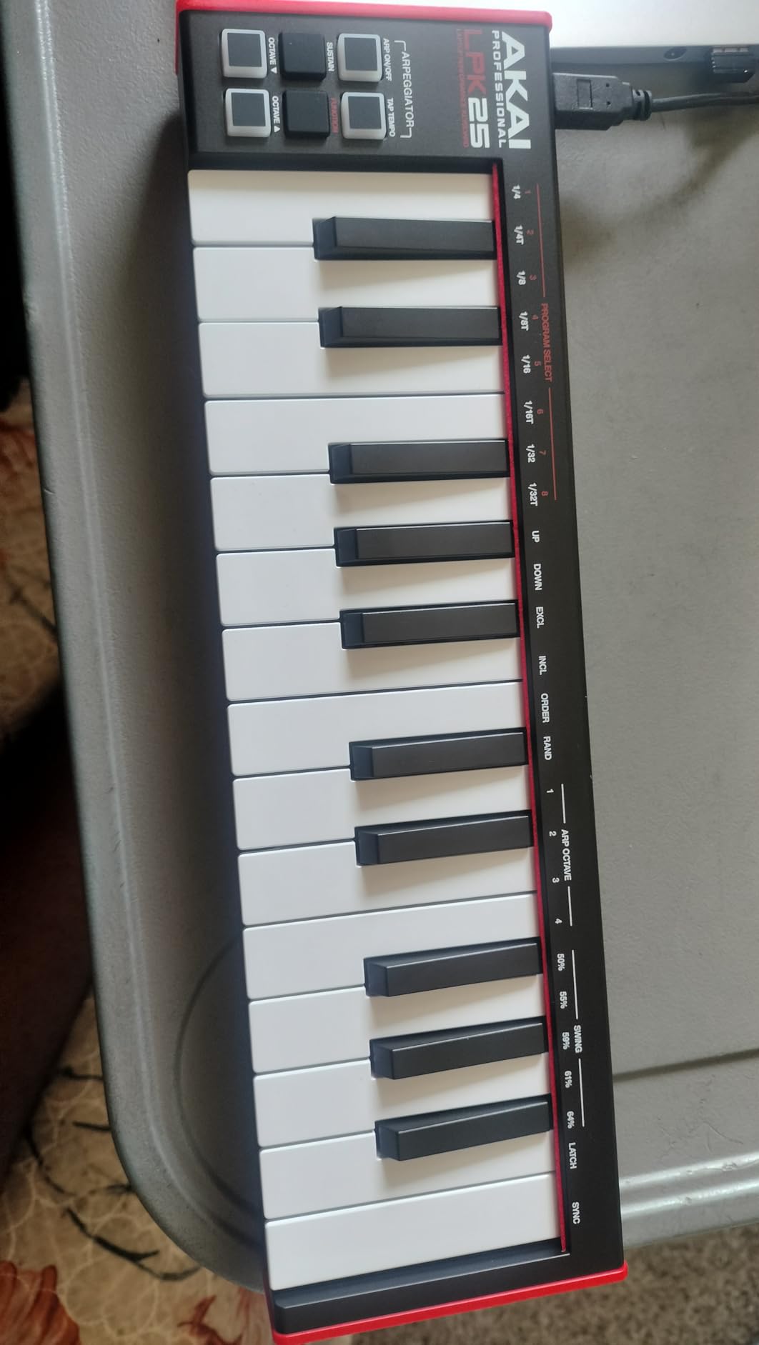 Akai Professional LPK25 25-Key USB MIDI Keyboard Controller | Velocity-Sensitive Mini Keys, Arpeggiator, Universal DAW Compatiblity, for Music Producers customer photo 1