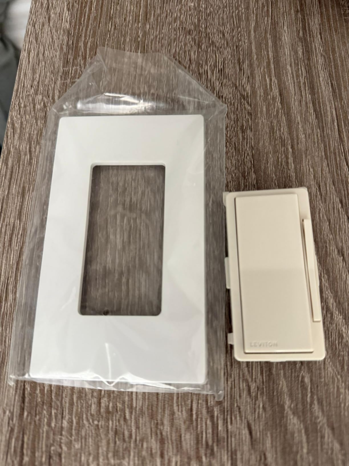 Leviton Decora Smart Dimmer Switch, Wi-Fi 2nd Gen, Neutral Wire Required, Works with Matter, Alexa, Google Assistant, Apple Home/Siri, Wired or Wireless 3-Way, D26HD-1RW, White customer photo 2