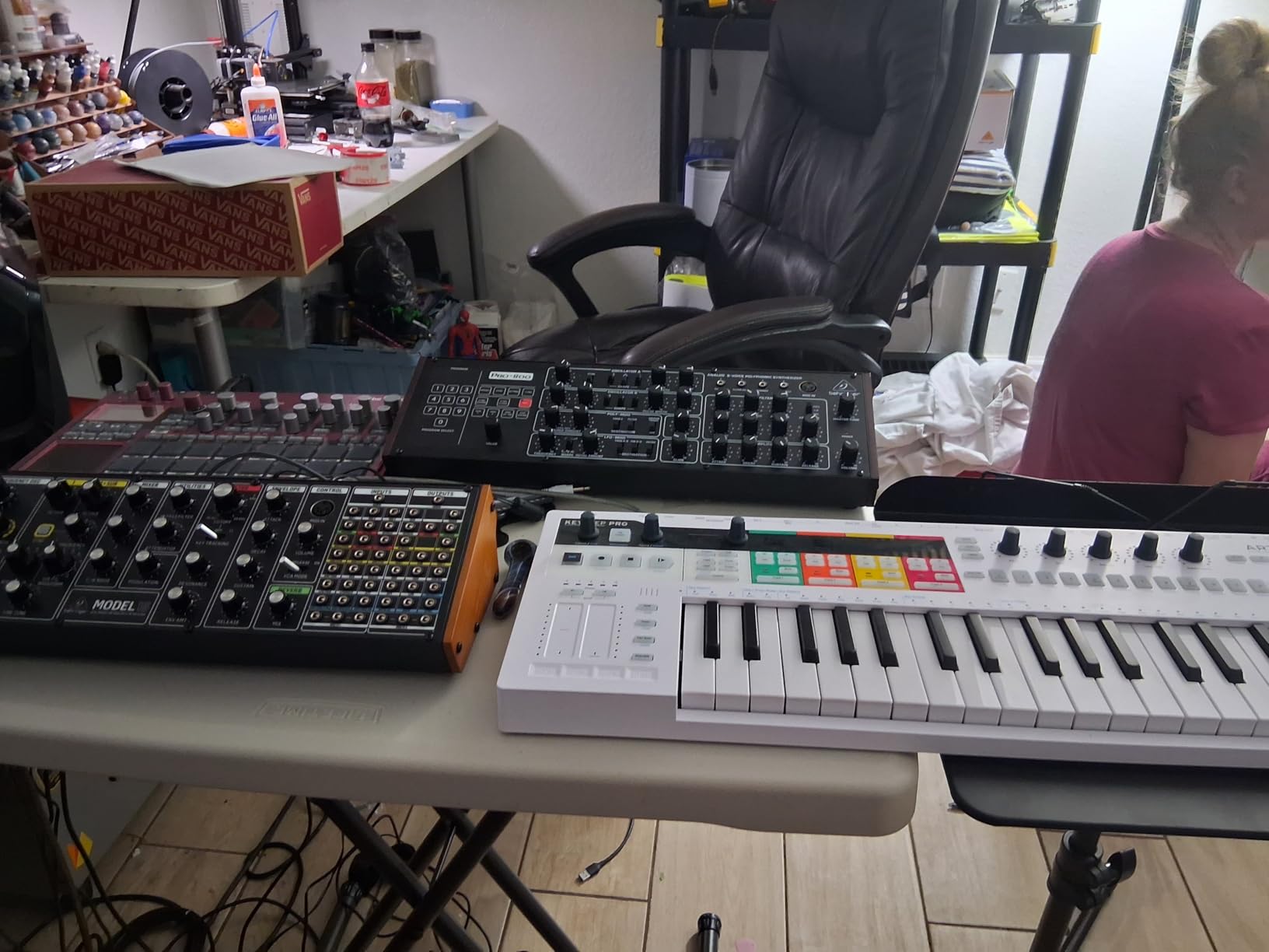 Behringer PRO-800 Classic Analog 8-Voice Polyphonic Synthesizer with 2 VCOs, Classic VCF, Arpeggiator, Sequencer and 400 Program Memories in Eurorack Format customer photo 2