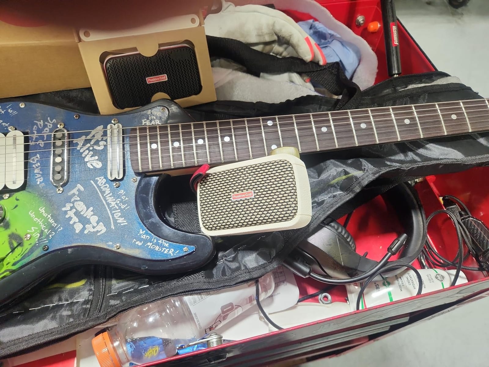 Positive Grid Spark GO 5W Ultra-Portable Smart Guitar Amp & Speaker | Ultra-portable amp & Bluetooth speaker in one. 33 amps, 43 effects, 100k+ tones, Spark AI, Smart Jam, up to 8-hr battery. customer photo 2