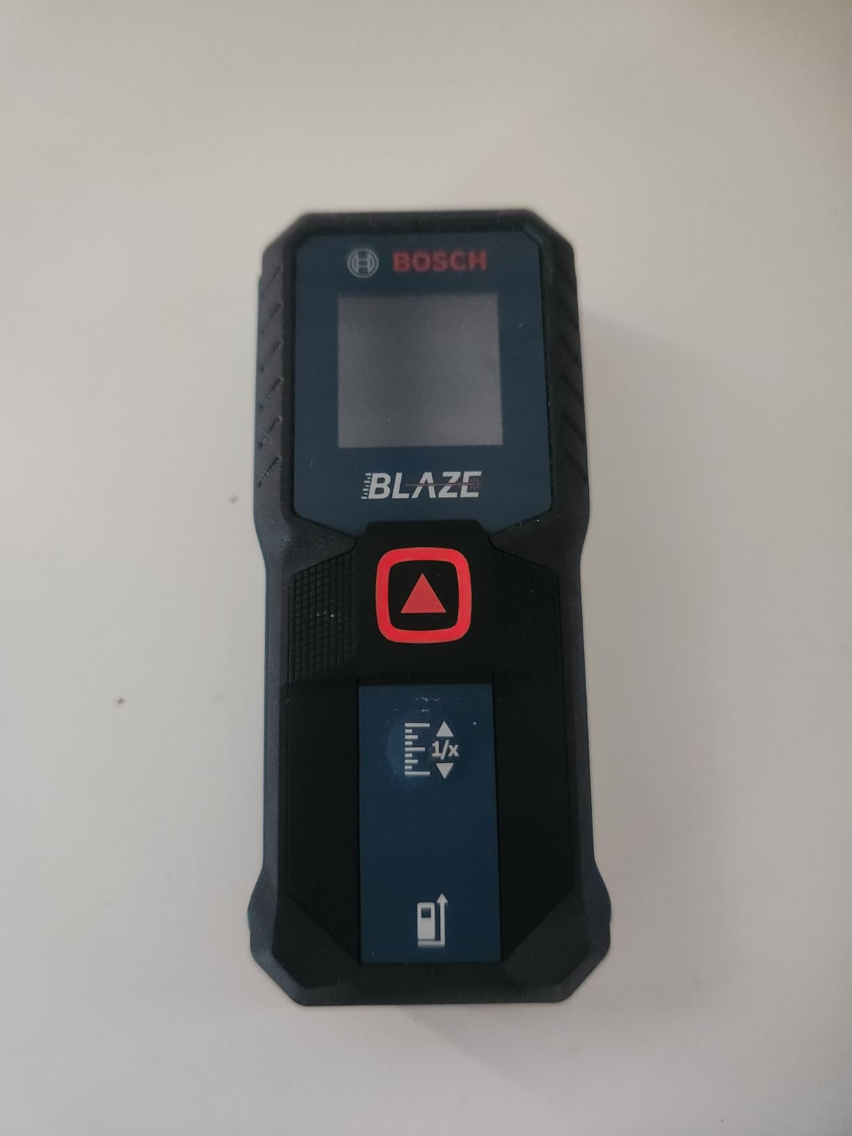 BOSCH GLM100-23 100 Ft Blaze Laser Distance Measure with Backlit Display customer photo 2