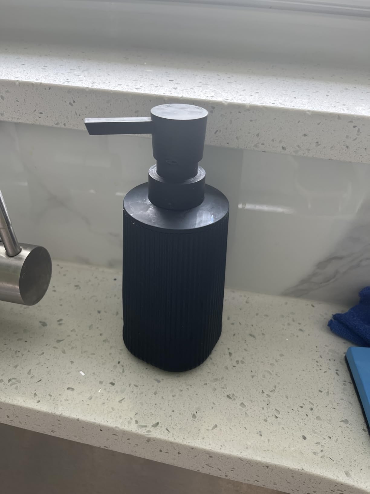 YAUKPH Small Soap Dispenser for Bathroom and Kitchen Matte Black | Modern Farmhouse Striped Style Plastic Hand Soap Dish Soap Dispenser with Pump customer photo 2