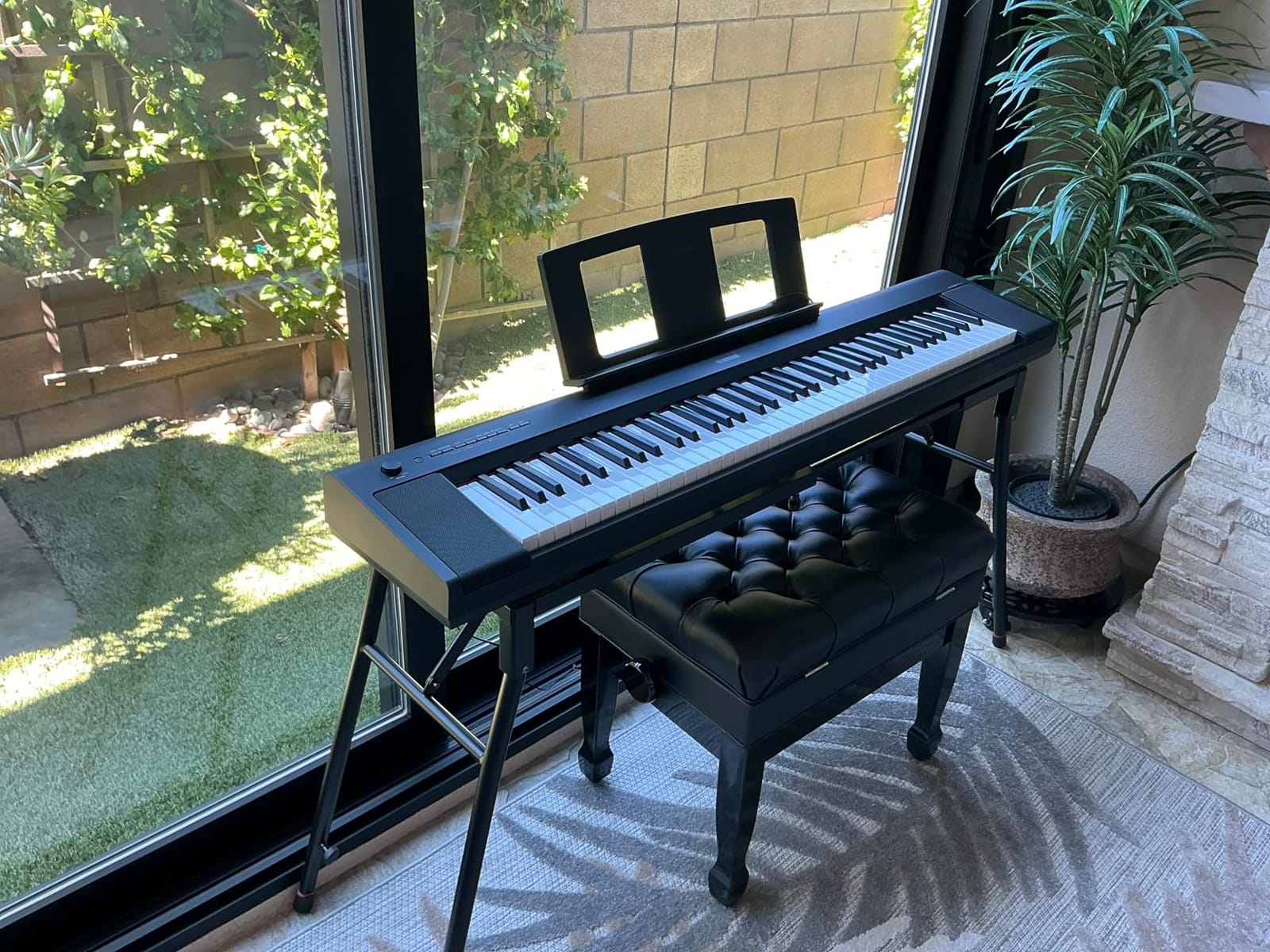 Yamaha Piaggero 76-Key Ultra-Portable Digital Piano, Premium Yamaha Voices, Graded Soft Touch Keys, Black NP35B customer photo 2