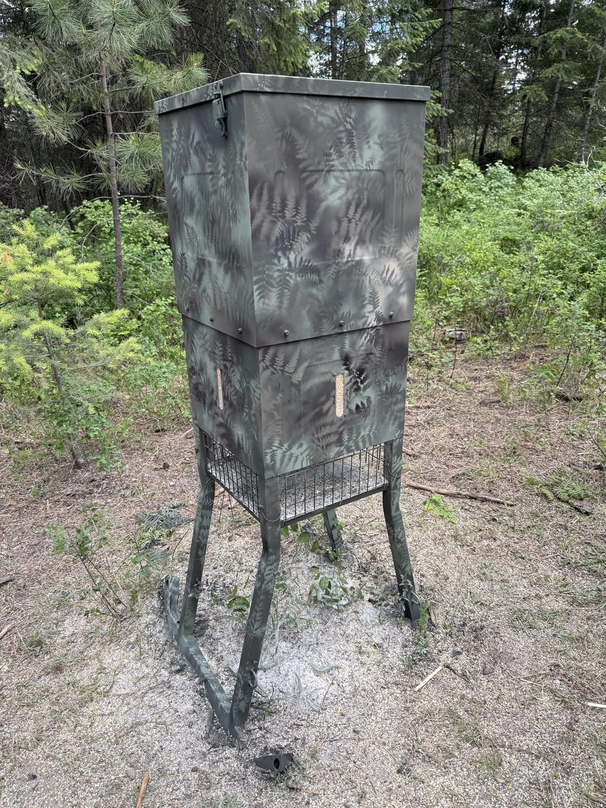 BOSS Buck Stand & Fill Sled Feeder with Diverter Plate & Solar Panel | Easy Assembly Durable Steel Deer Hunting Varmint Guarded Programmable Automatic Game Feeder customer photo 2