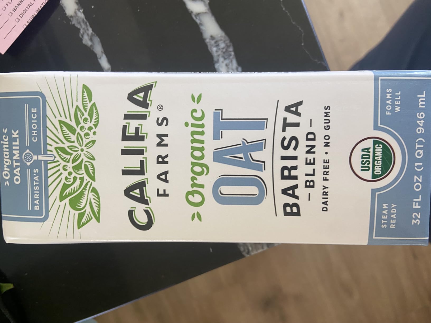 Califia Farms - Organic Oat Barista Blend, 32 oz (Pack of 6), Shelf Stable, Dairy Free, Plant Based, Vegan, Non GMO, Organic Milk, Creamer, Milk Frother, Oatmilk customer photo 2