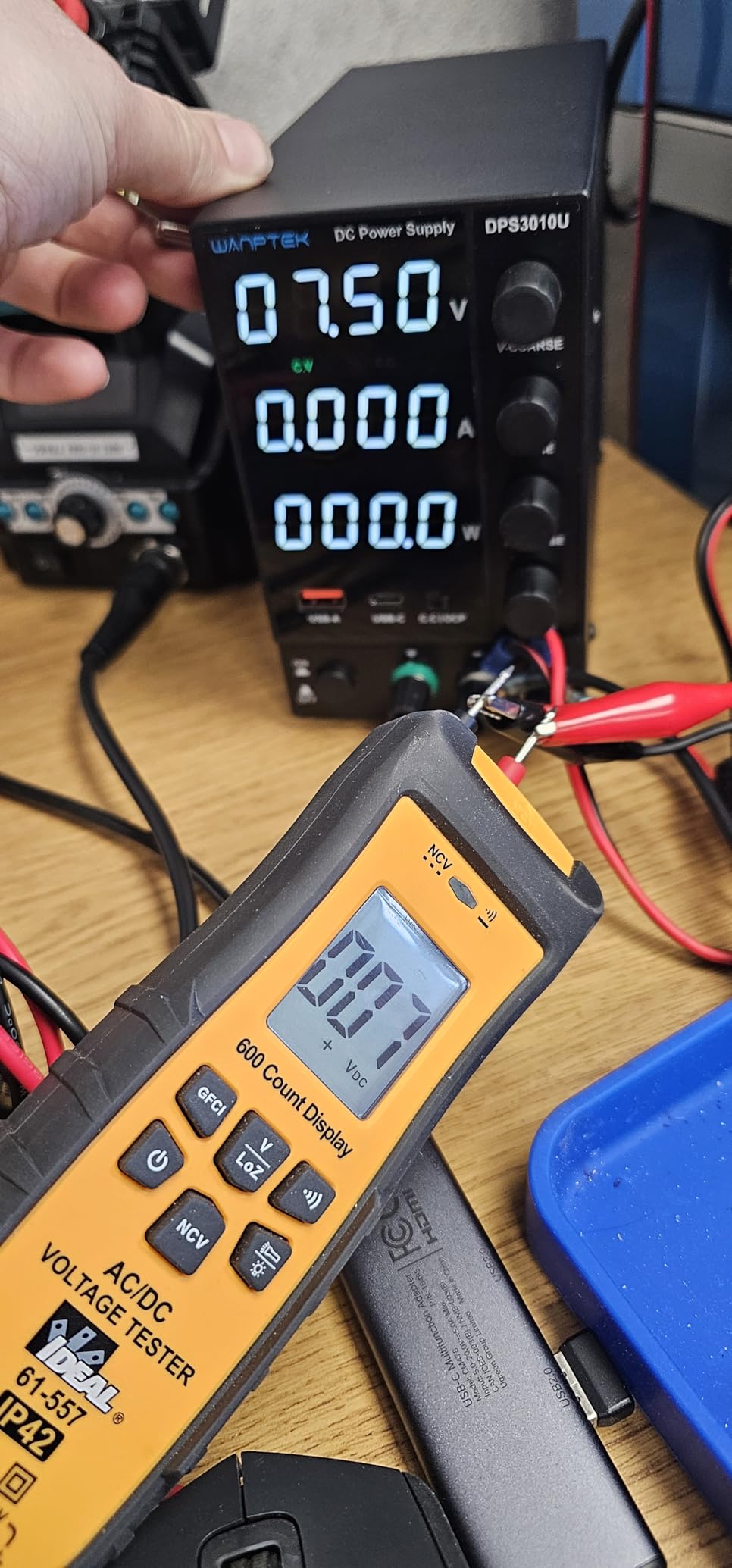 DC Power Supply Variable 0-30V 0-10A, Adjustable Switching Regulated Bench Power Supply with Encoder Coarse & Fine Knob, 3.6A USB & Type-C Quick-Charge, OCP Overcurrent Protection customer photo 1