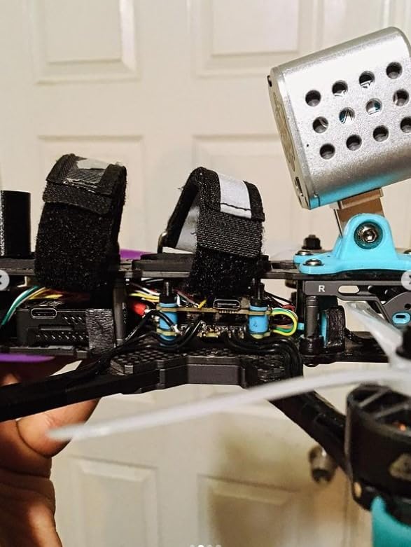 SoloGood F722 FPV Flight Controller Stack ICM42688P F722 Flight Controller with 60A 4in1 ESC 30X30mm 2-6S for FPV Freestyle Drones Parts customer photo 1