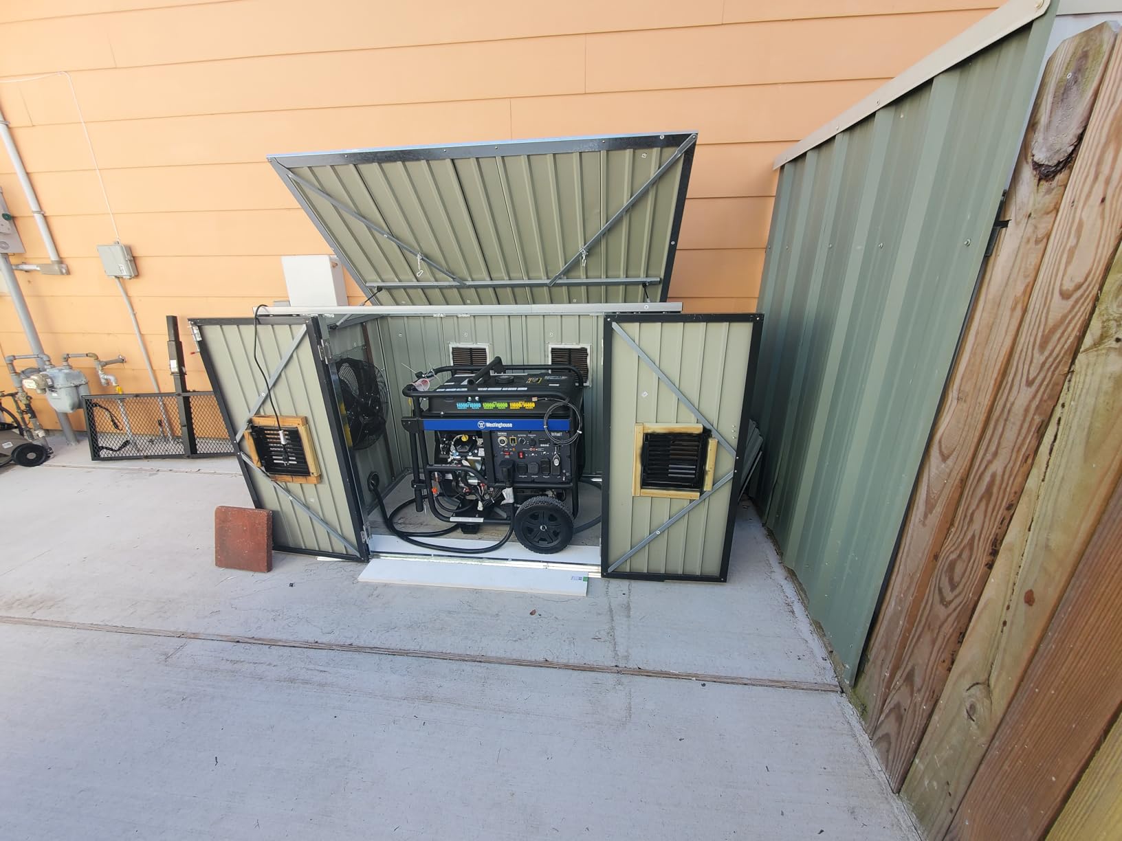 Westinghouse 18000 Peak Watt Tri-Fuel Home Backup Portable Generator, Remote Electric Start, Transfer Switch Ready, Gas, Propane, and Natural Gas Powered, CO Sensor customer photo 1