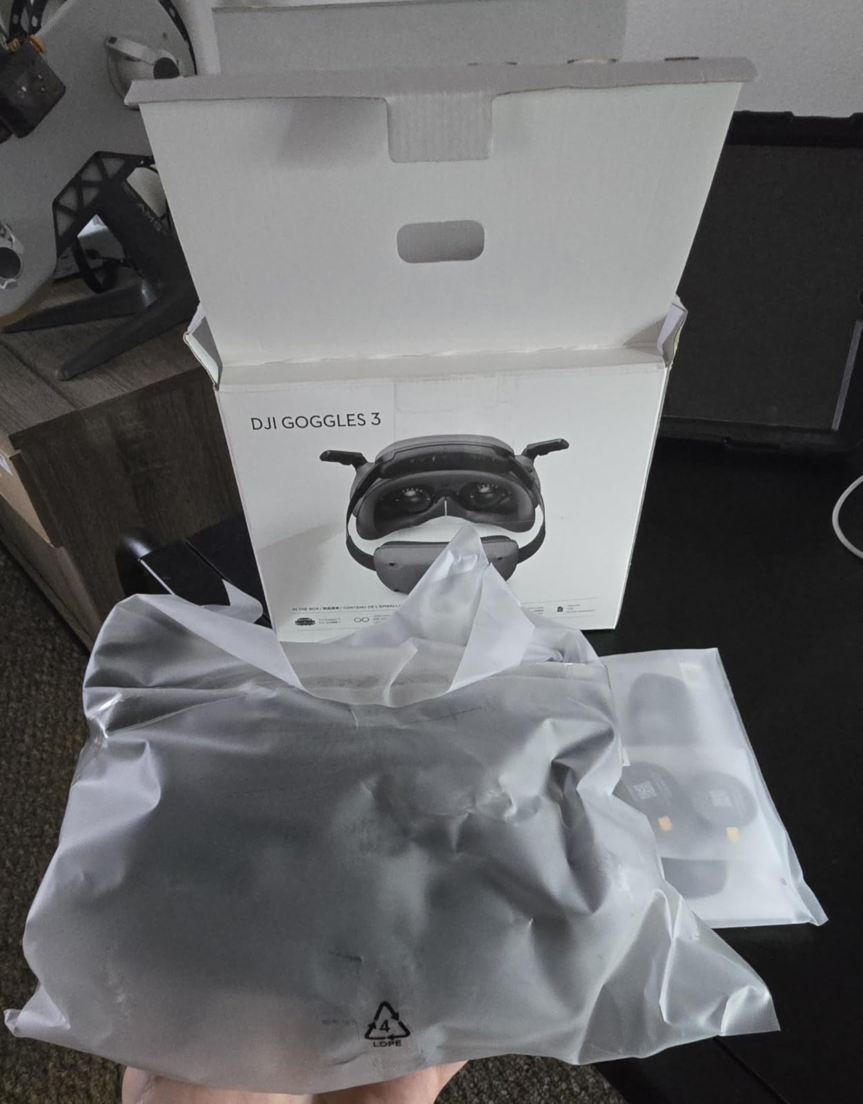 DJI Goggles 3, FPV Goggles with Stunning Micro-OLED Screens, Immersive Flight Experience, O4 HD Video Transmission, Adjustable Diopters, Wireless Streaming, Drone Goggles with Real View PiP customer photo 1