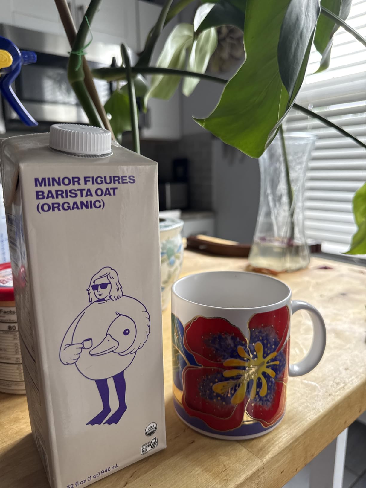 Minor Figures - Oat Milk | Barista Oat (Organic) | 32oz (6 Pack) | Barista Standard Oat Milk, Organic, Dairy-Free, No Added Sugar, Vegan, Gluten-Free, Shelf Stable, Non-GMO, Coffee Creamer customer photo 2