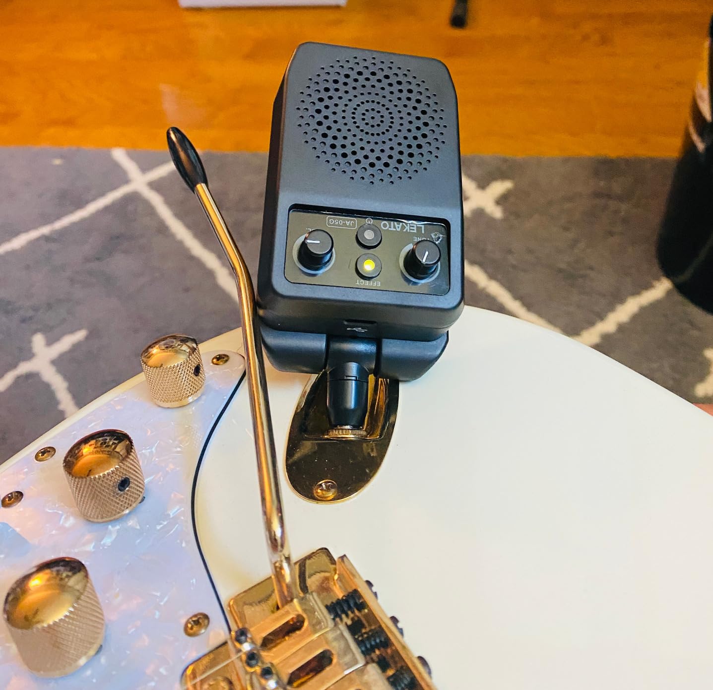 LEKATO Mini Electric Guitar Amp 5W, Portable Guitar Amp Bluetooth with Built-in 4 Effects, Clean Distortion Overdrive Reverb, Rechargeable Small Amplifier for Practice, Black (JA-05G) customer photo 1