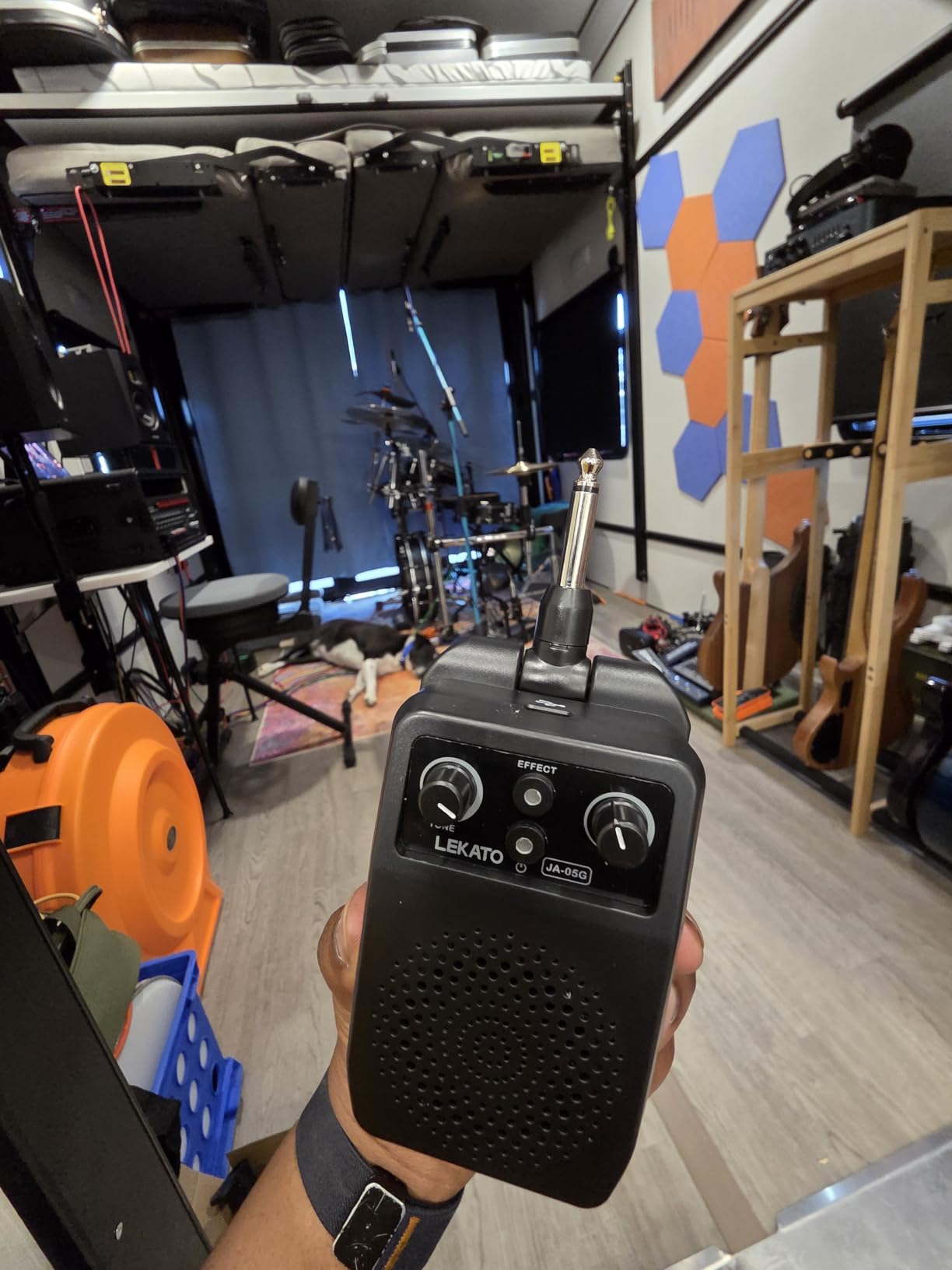 LEKATO Mini Electric Guitar Amp 5W, Portable Guitar Amp Bluetooth with Built-in 4 Effects, Clean Distortion Overdrive Reverb, Rechargeable Small Amplifier for Practice, Black (JA-05G) customer photo 2