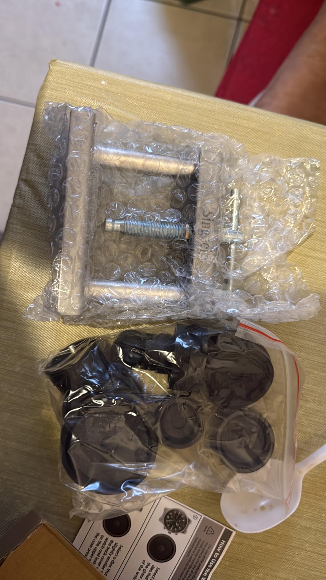 Watch Press Tool Set, Press Set Back Case Closer with 12 Molds, Watch Battery Replacement, Back Case Closer for Closing Caps, with Instructions customer photo 1