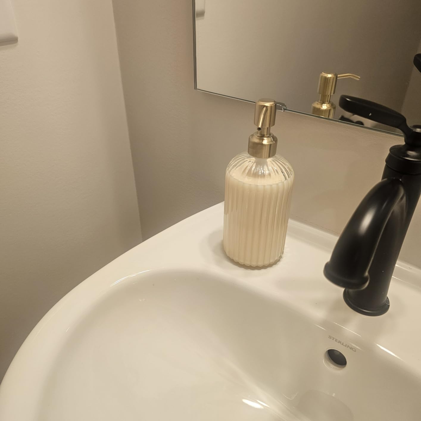 JASAI 18Oz Simple Glass Soap Dispenser with Black Rust Proof Pump | Refillable Kitchen soap Dispenser with Vertical Stripe, Bathroom Soap Dispenser for Dispense Hand soap, Dish Soap, Lotion customer photo 1