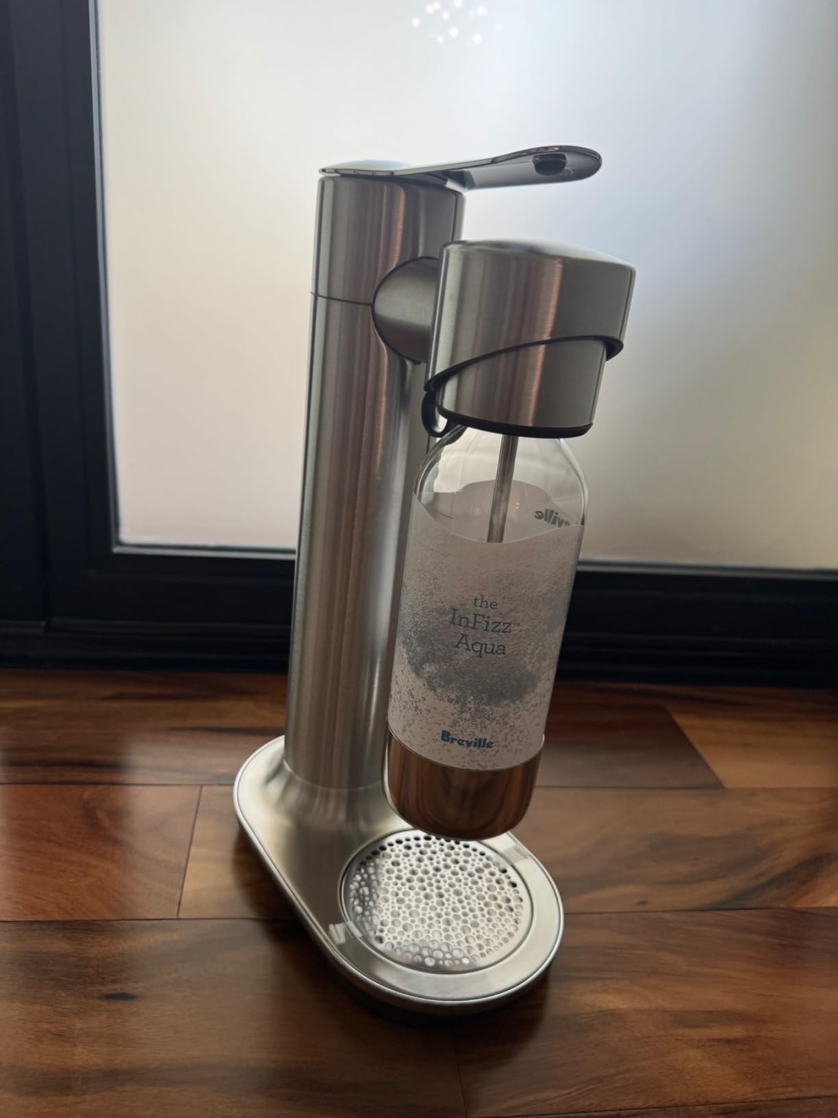 Breville InFizz Aqua Sparkling Water Maker, Brushed Stainless Steel | CO2 cylinder not included | BCA600BSS | Easily make fizzy, carbonated water at home and store in fridge with the 1L bottle customer photo 1