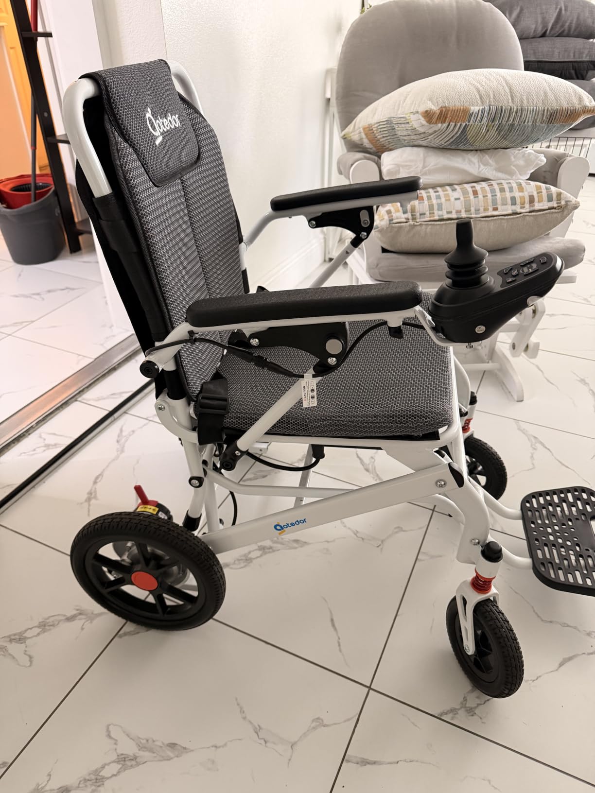 Aotedor Electric Wheelchairs for Adults, 22 Miles Long Travel Range with 2 Lithium Batteries All Terrain Power Wheelchair customer photo 1