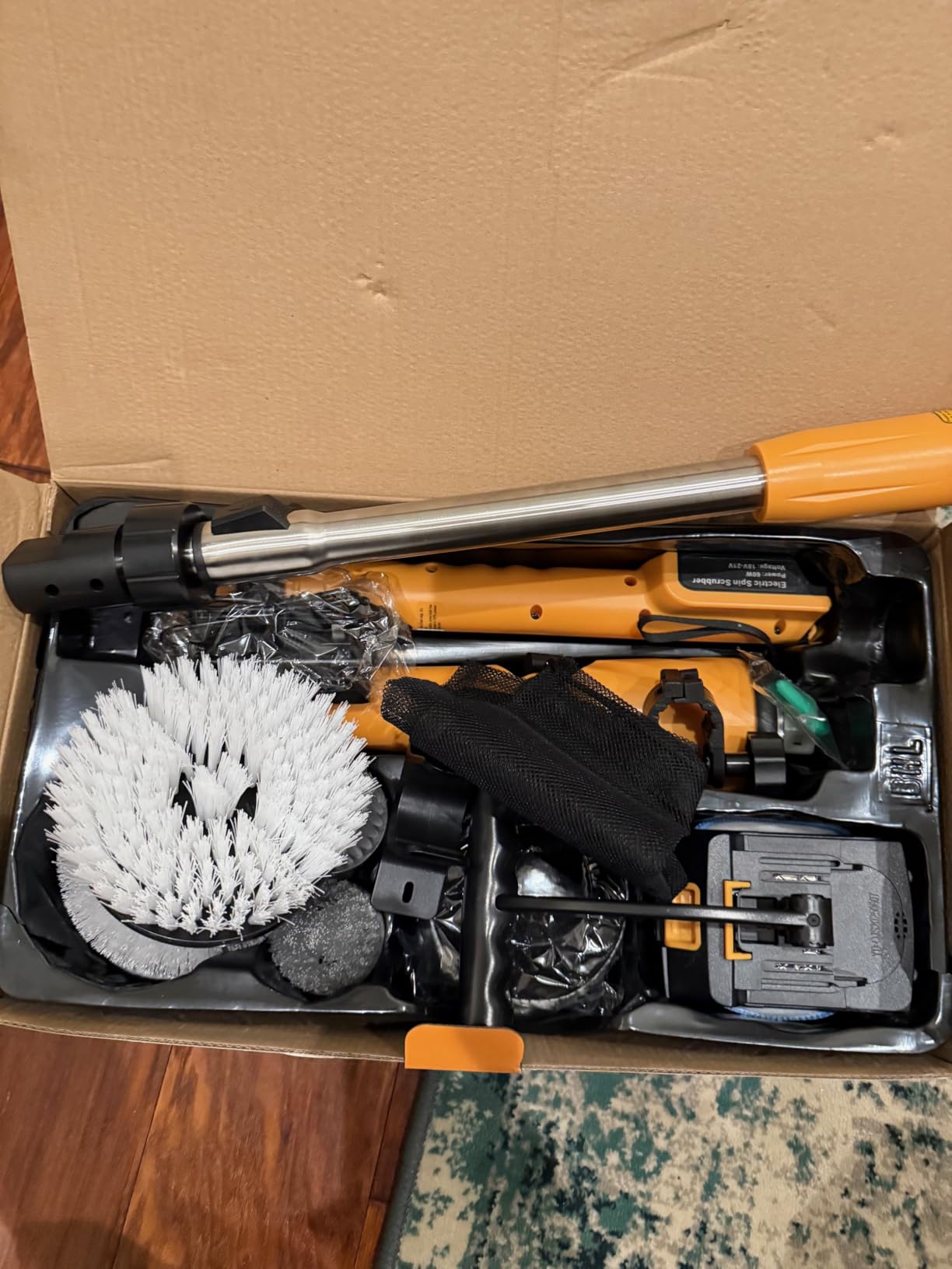 Qimedo Electric Spin Scrubber Q3, 6000mAh, Extra-Large Brush Head, 1200RPM | Floor Scrubber Machine with Long Handle, Cordless Cleaning Brush, 8 Brush Heads and Smart Display for Showers, Tubs and Tile customer photo 1