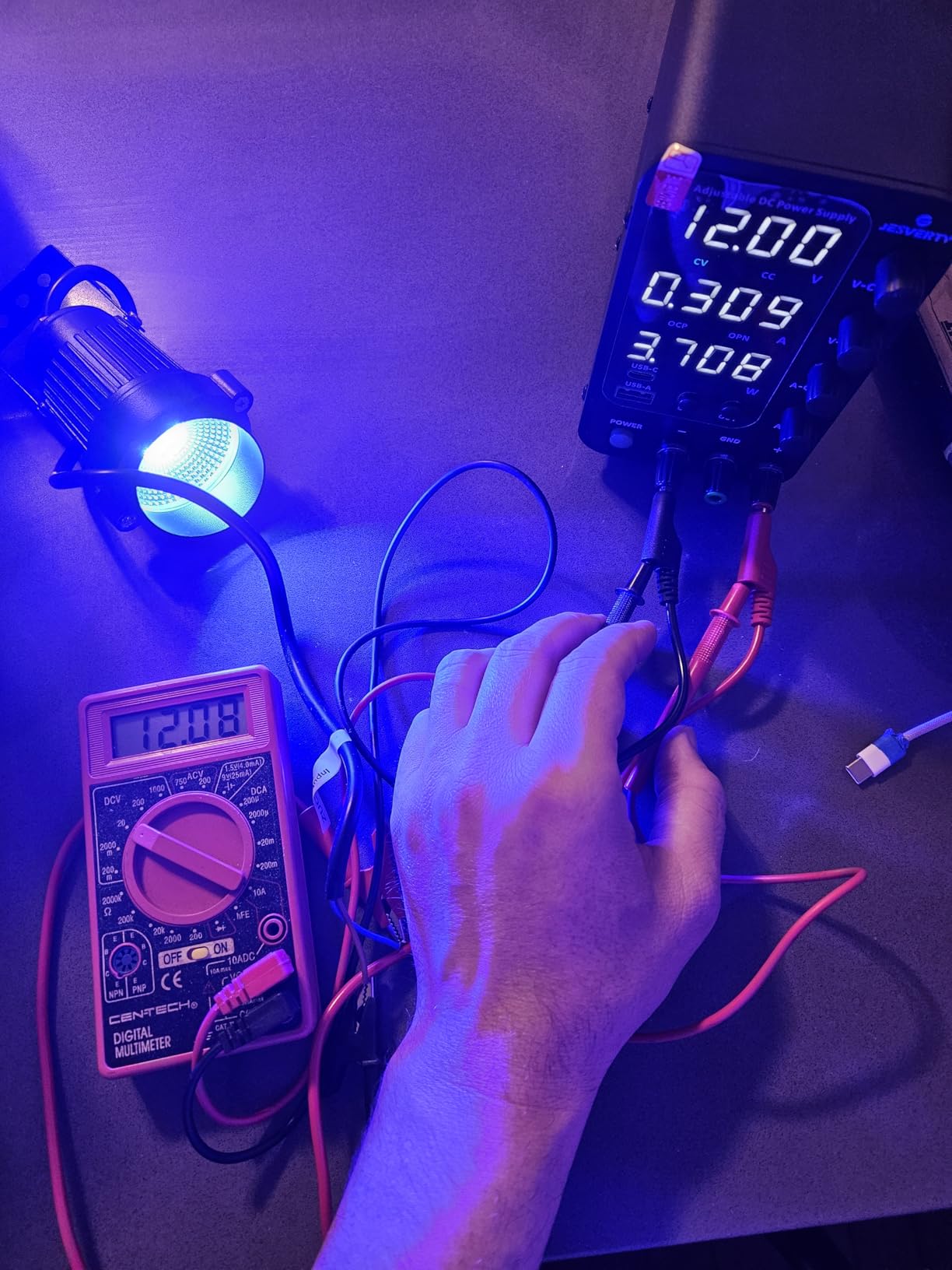 DC Power Supply Variable, 0-60V 0-5A Switching Bench Power Supply with 20W USB & Type-C Quick-Charge, Encoder Coarse & Fine Adjustment Knob, Output Switch, 4-Digit LED Display - SPS-6005V customer photo 1