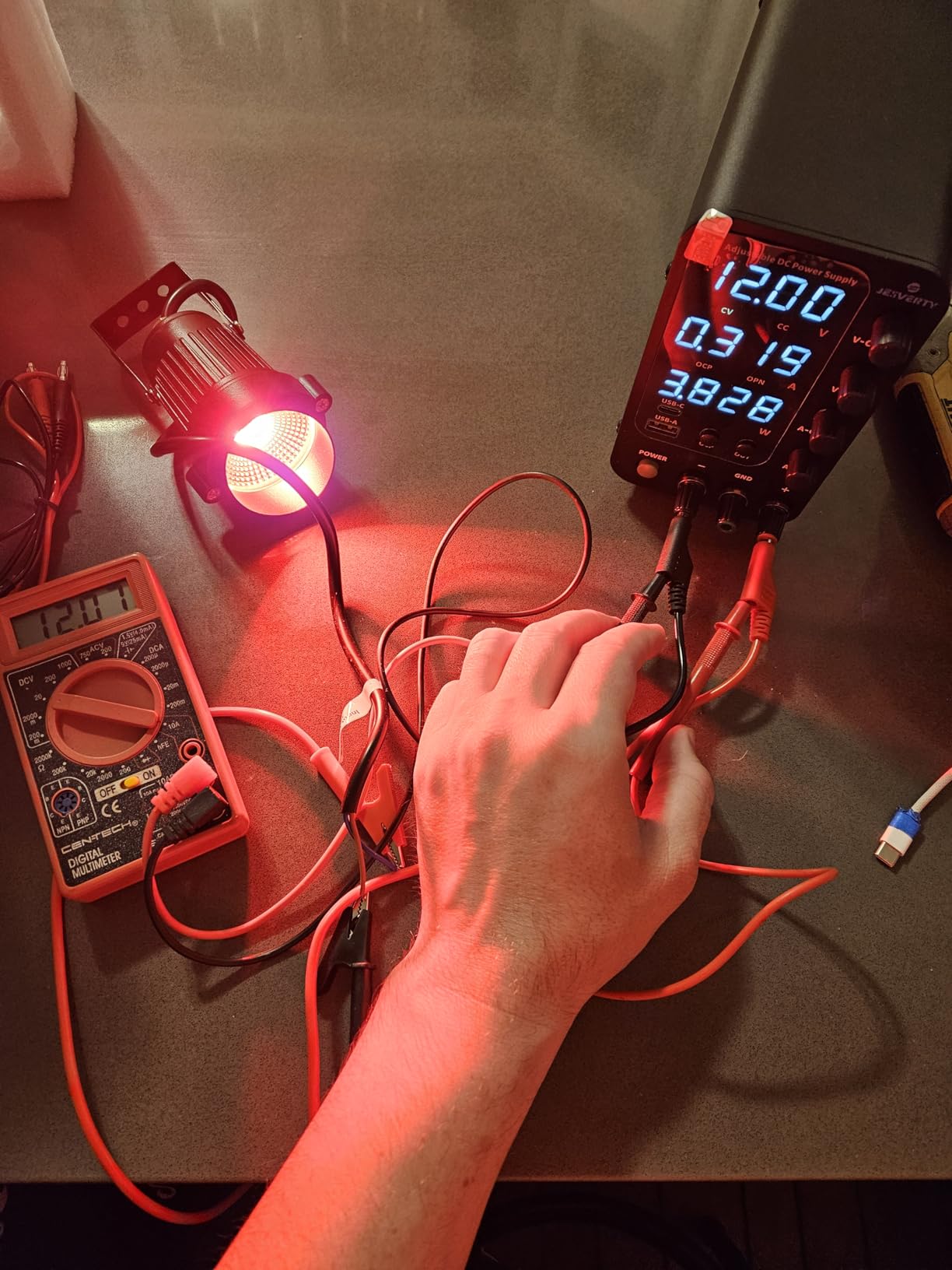 DC Power Supply Variable, 0-60V 0-5A Switching Bench Power Supply with 20W USB & Type-C Quick-Charge, Encoder Coarse & Fine Adjustment Knob, Output Switch, 4-Digit LED Display - SPS-6005V customer photo 2