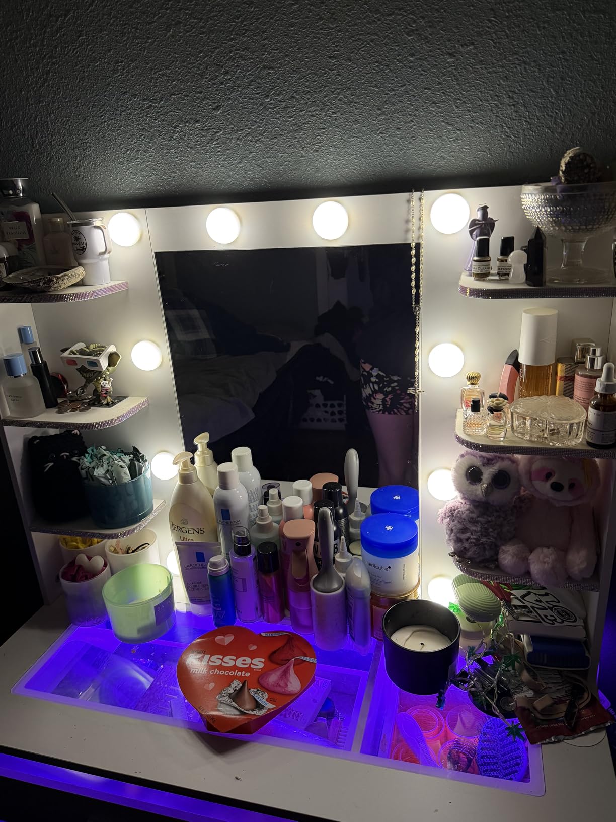 HUAHUU Vanity Desk with Mirror and Lights, Makeup Vanity Desk with Lights 3 Colors, Transparent Top Vanity with 2 RGB Drawers, 6 Shelves, Large Tempered Cabinet, Power Outlet, for Bedroom, White customer photo 2