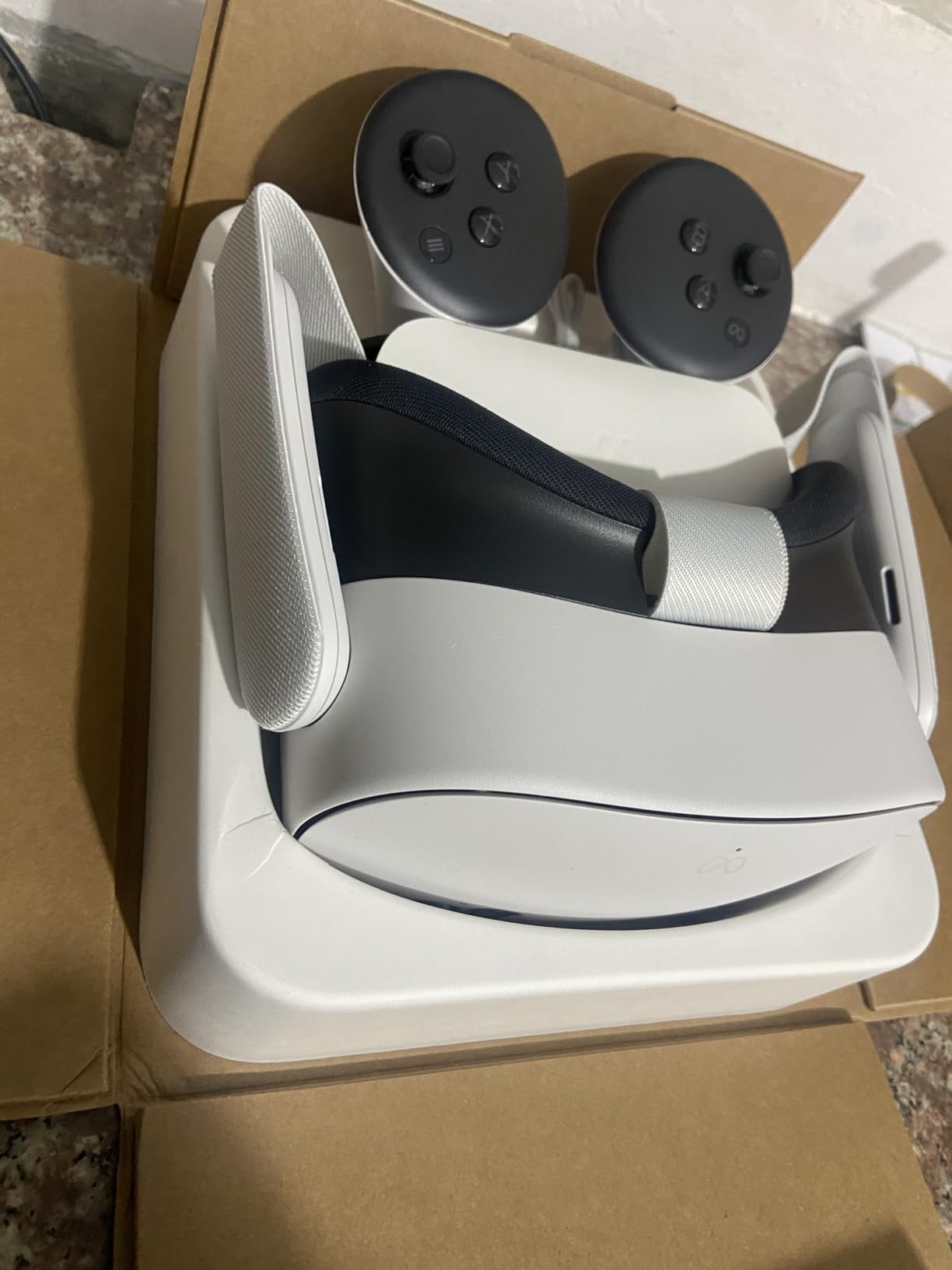 Meta Quest 3S 128GB - Virtual Reality VR Headset - Gorilla Tag Bundle customer photo 1
